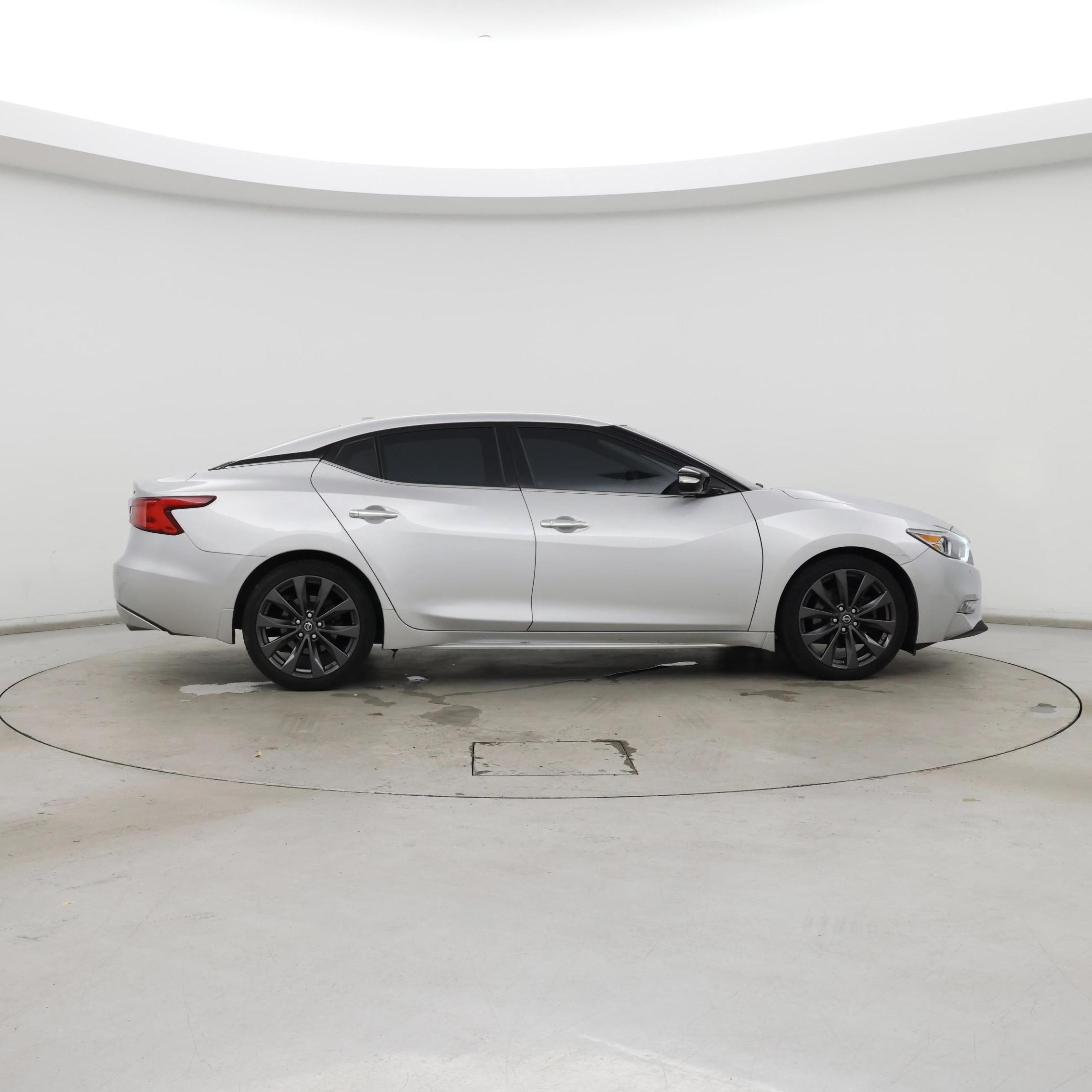 Thumbnail: 2017 Nissan Maxima - 7