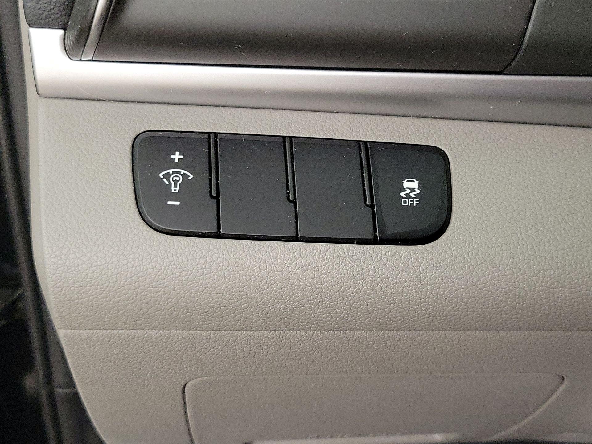 Thumbnail: 2019 Hyundai Elantra - 13
