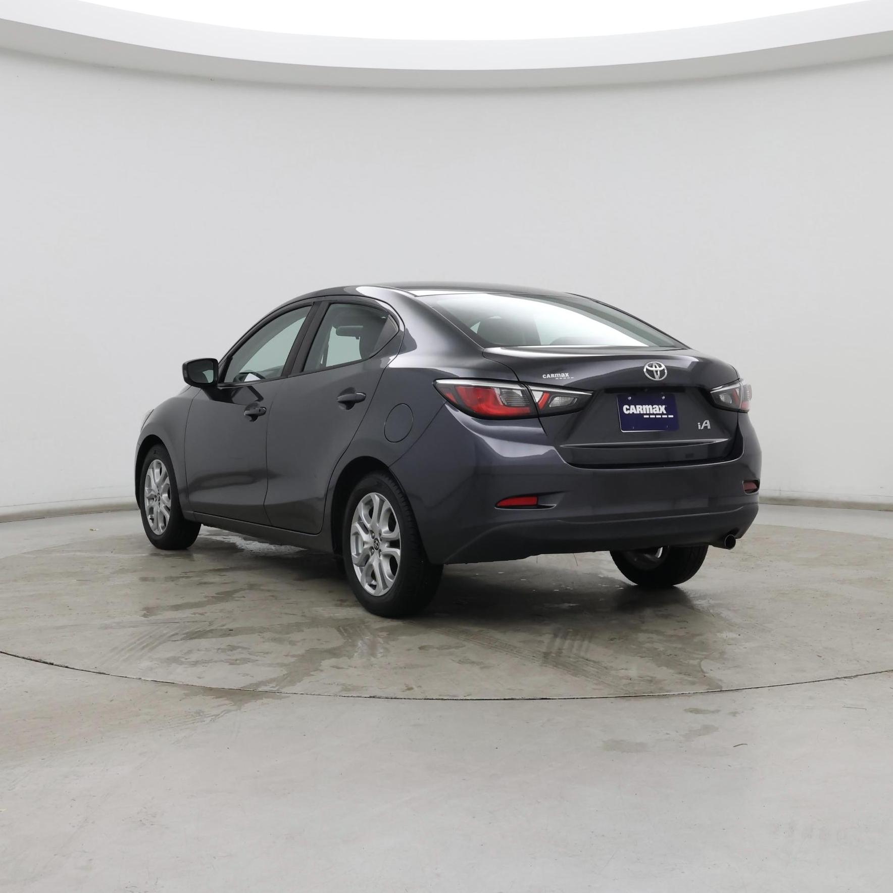 Thumbnail: 2018 Toyota Yaris iA - 2