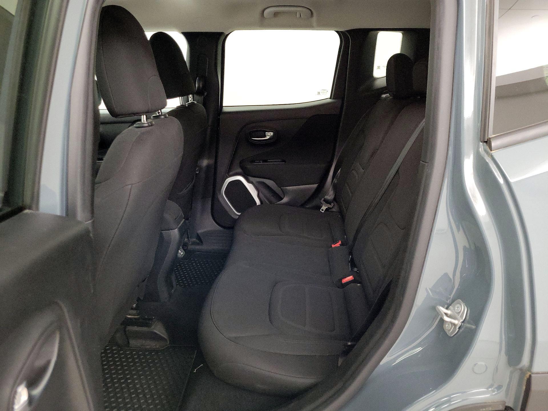 Thumbnail: 2018 Jeep Renegade - 19