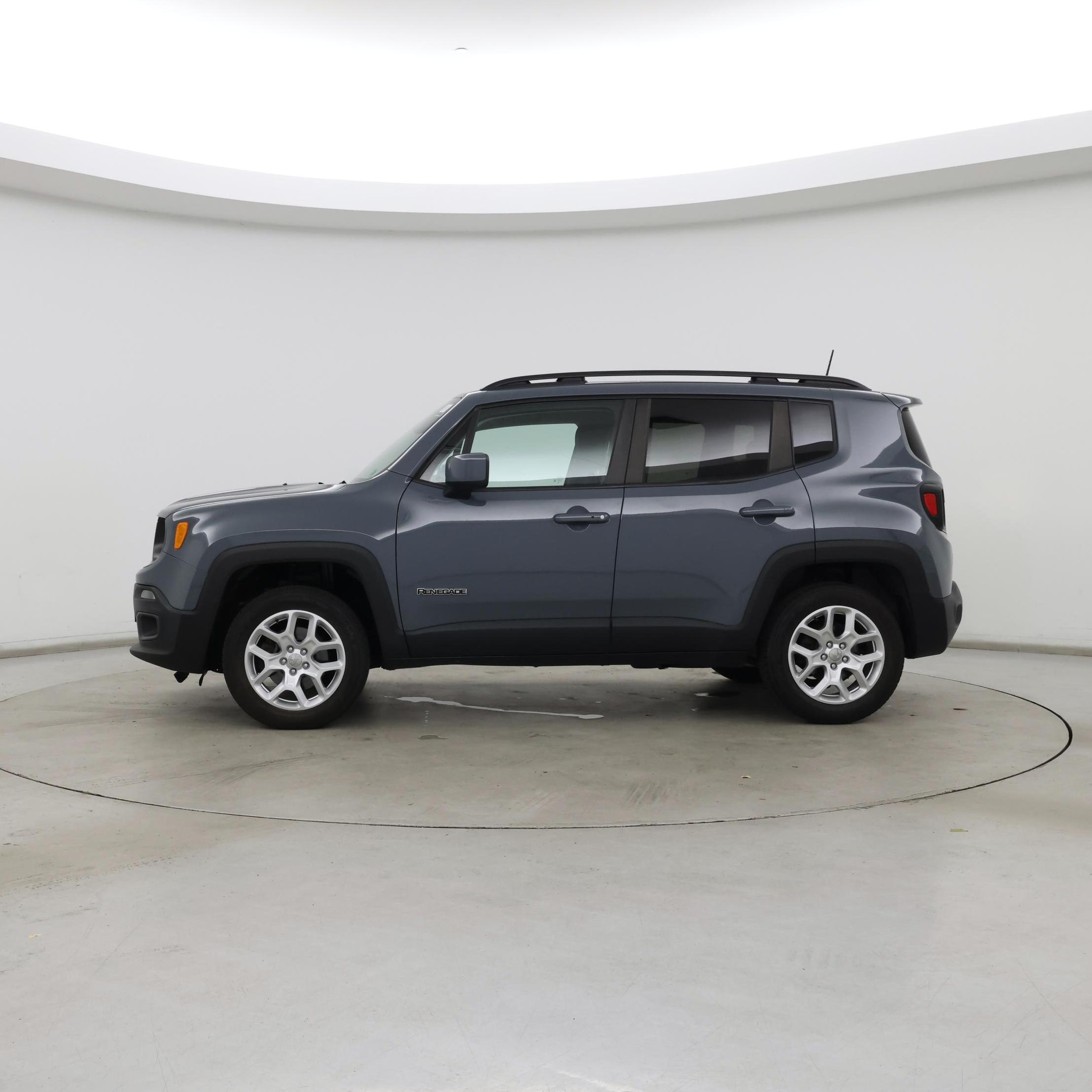 Thumbnail: 2018 Jeep Renegade - 3