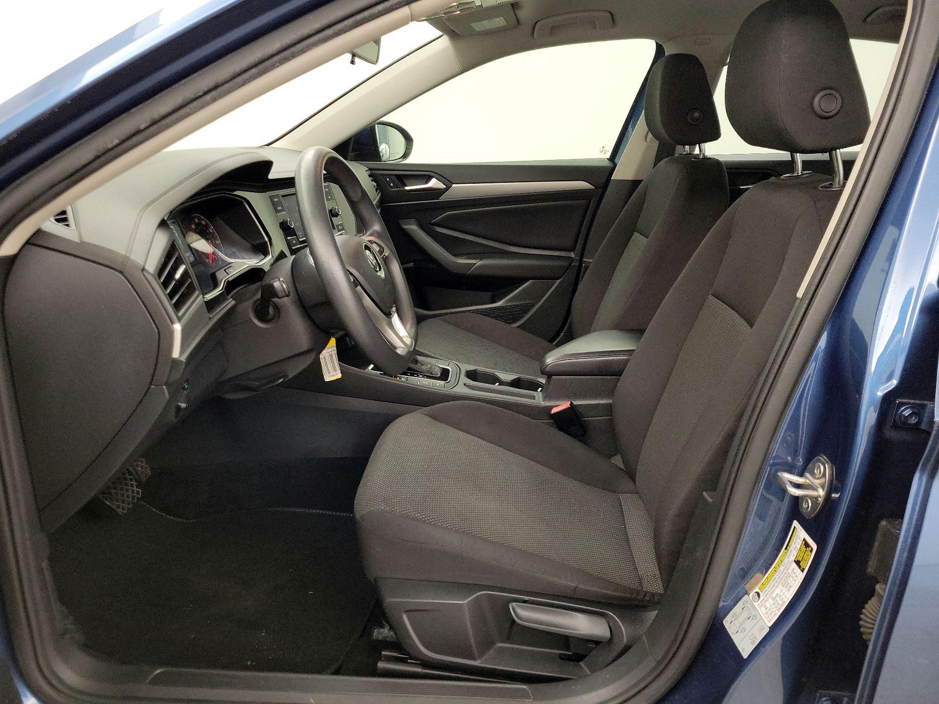 Thumbnail: 2019 Volkswagen Jetta - 11