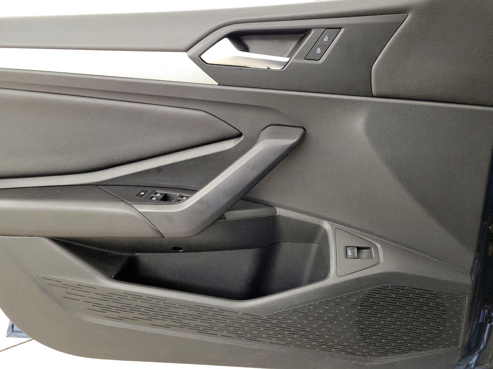 Thumbnail: 2019 Volkswagen Jetta - 12