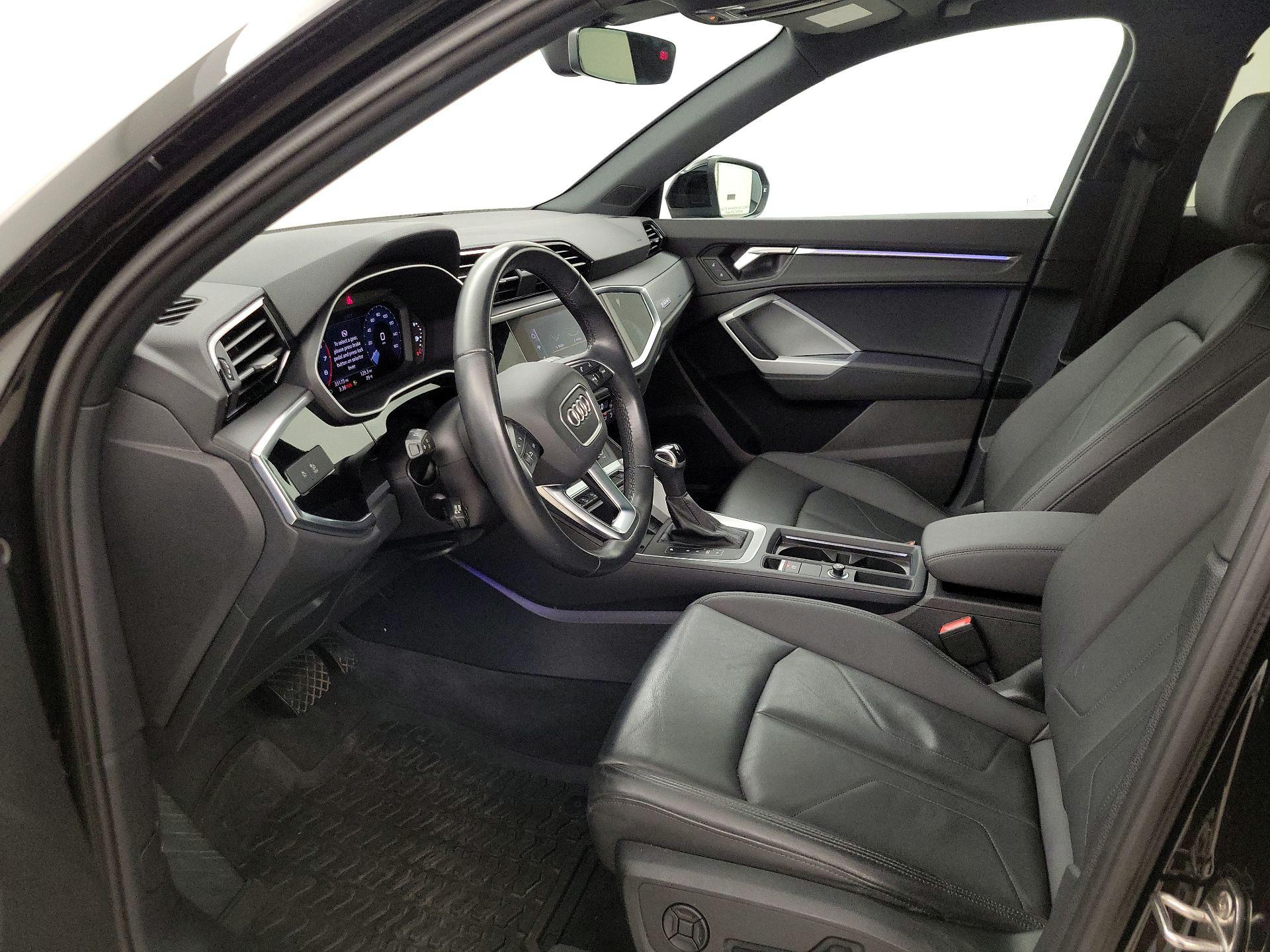 Thumbnail: 2021 Audi Q3 - 11