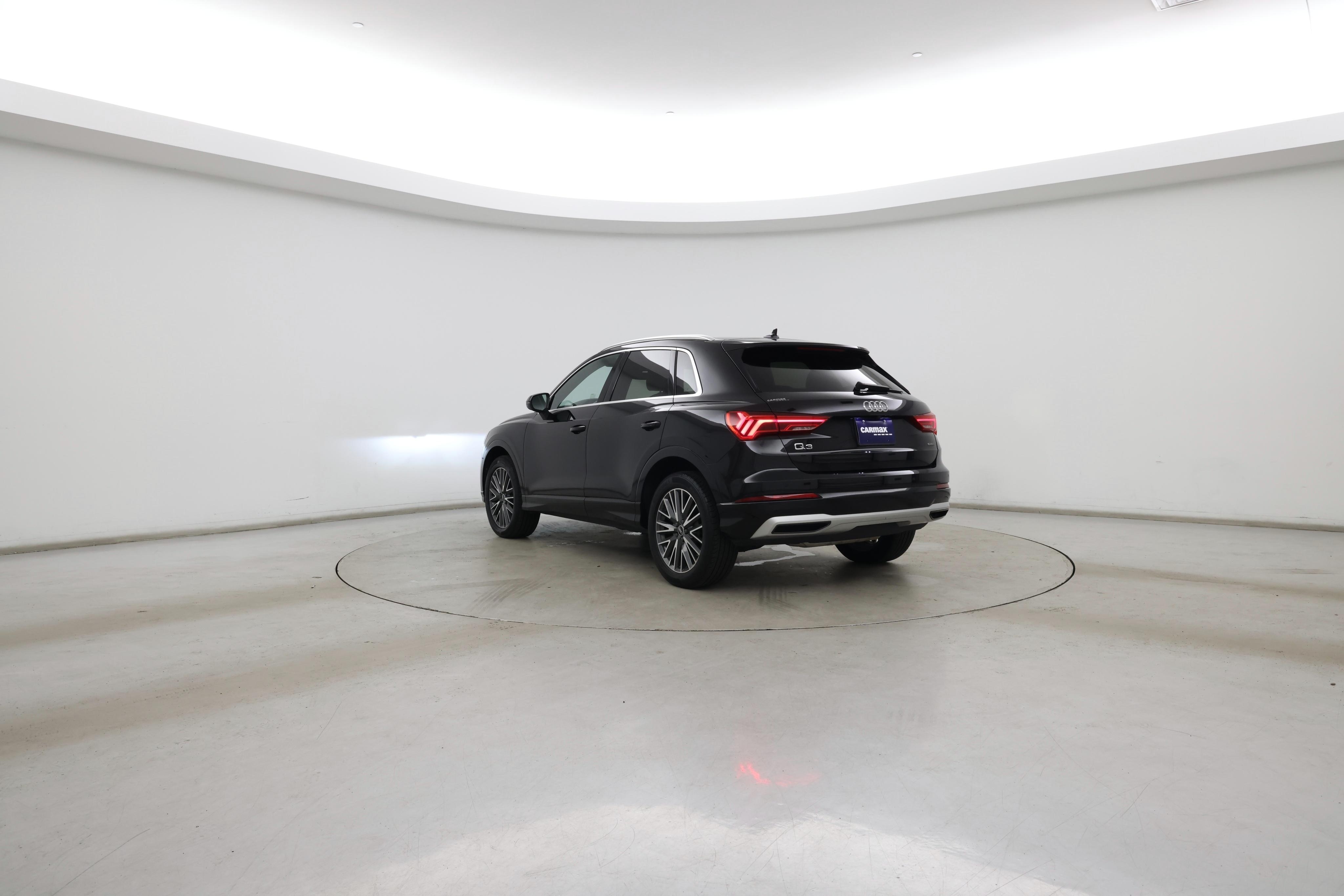 Thumbnail: 2021 Audi Q3 - 2