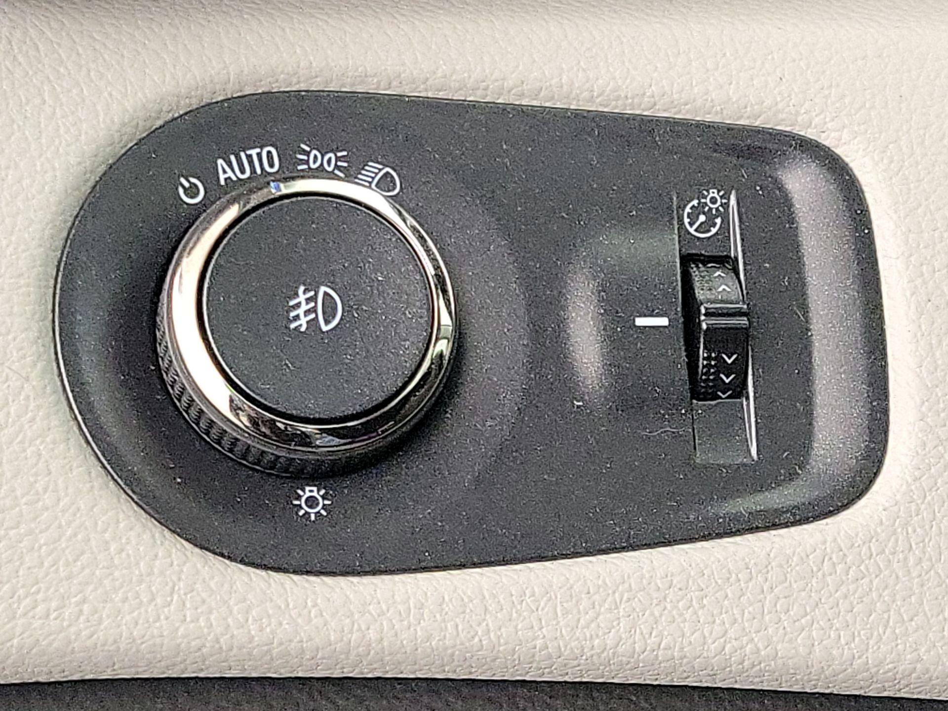 Thumbnail: 2014 Cadillac SRX - 13