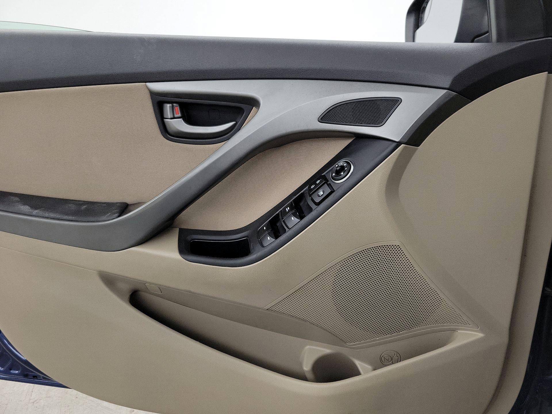 Thumbnail: 2016 Hyundai Elantra - 12