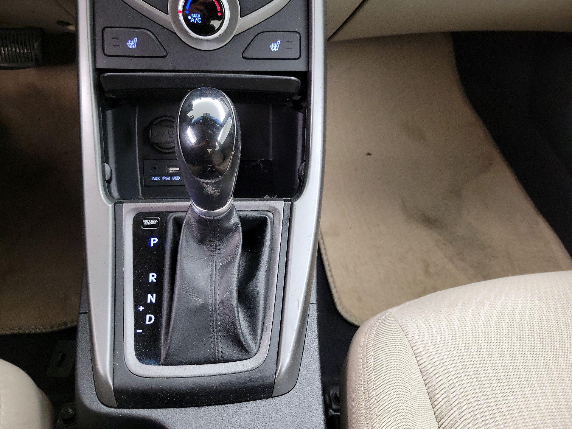 Thumbnail: 2016 Hyundai Elantra - 17