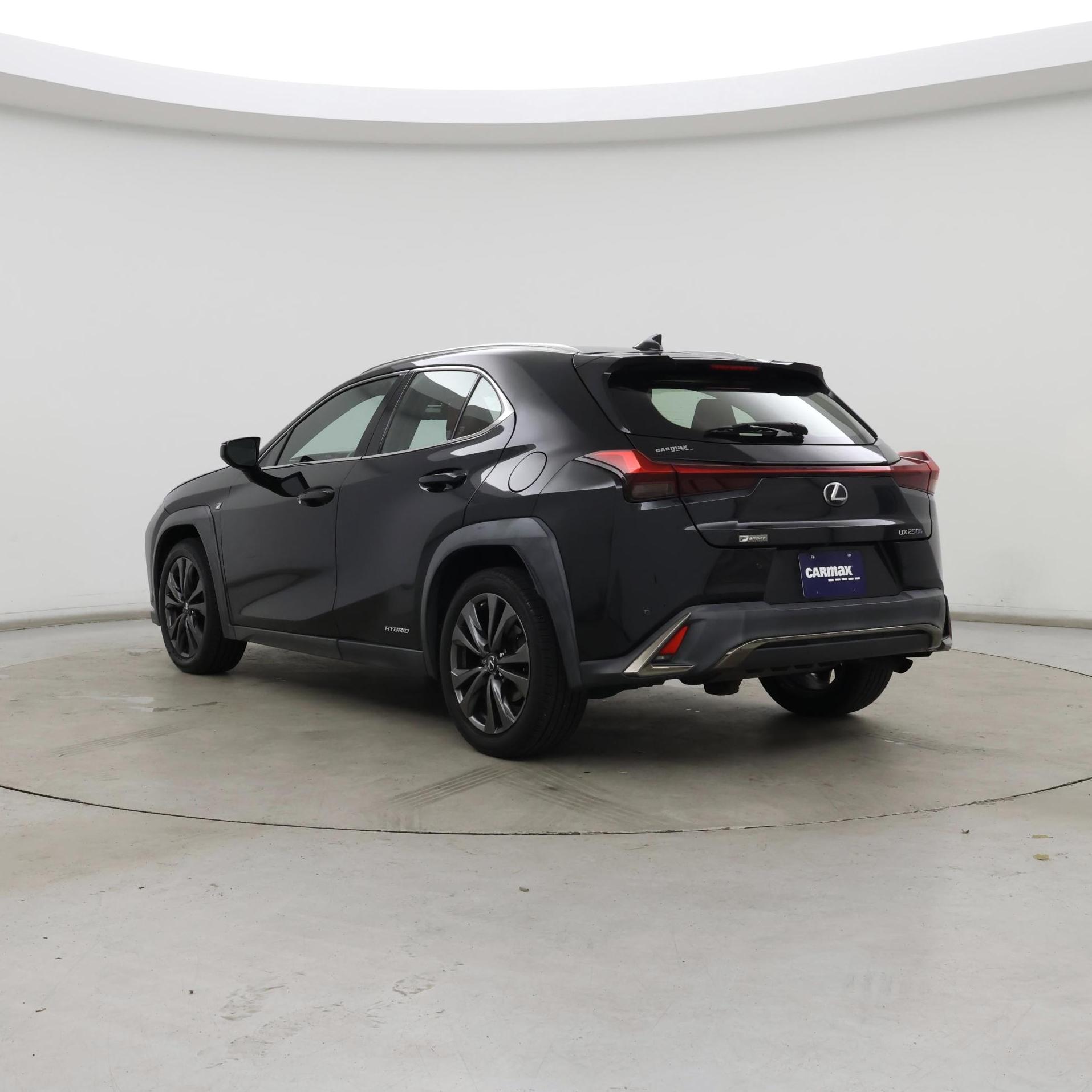 Thumbnail: 2019 Lexus UX - 2
