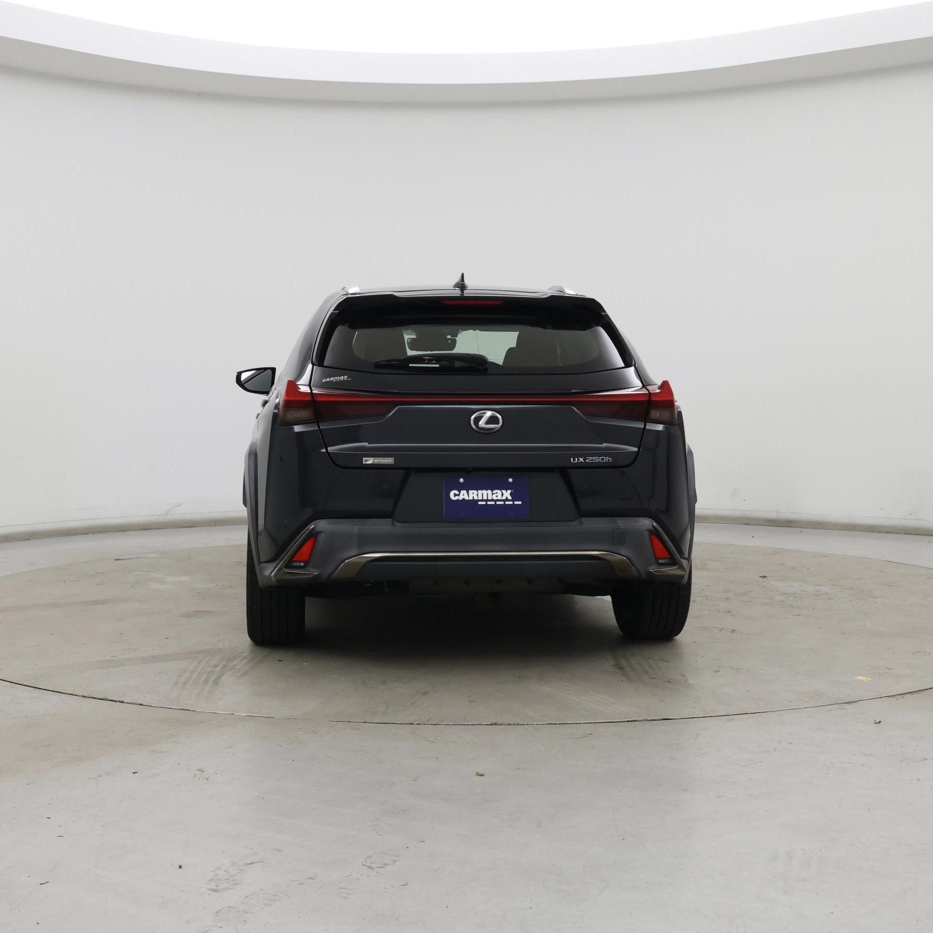Thumbnail: 2019 Lexus UX - 6