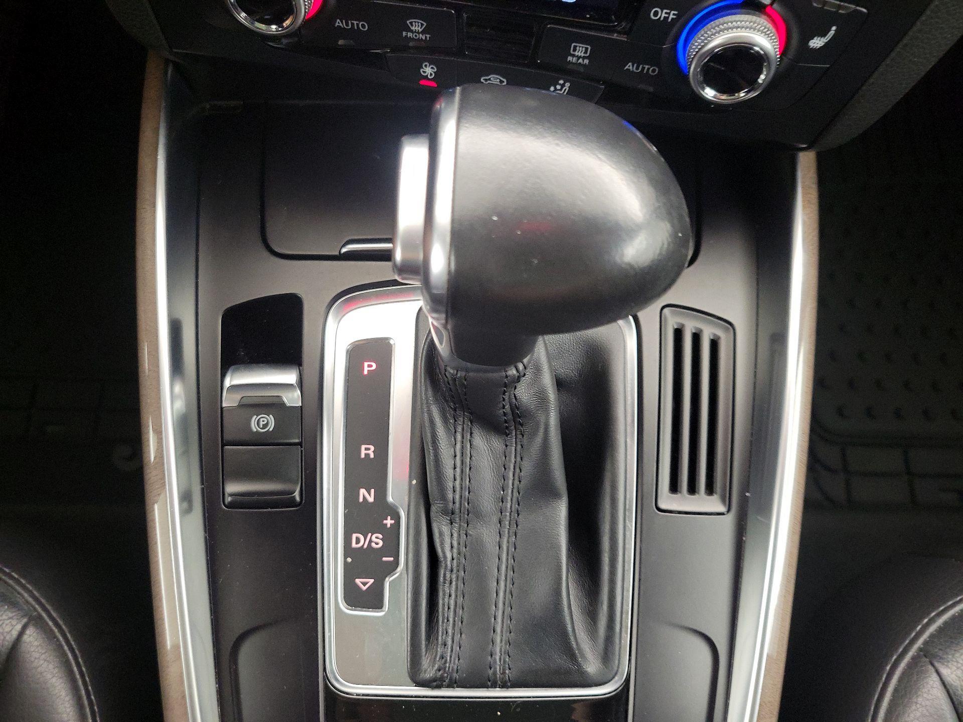 Thumbnail: 2016 Audi Q5 - 16