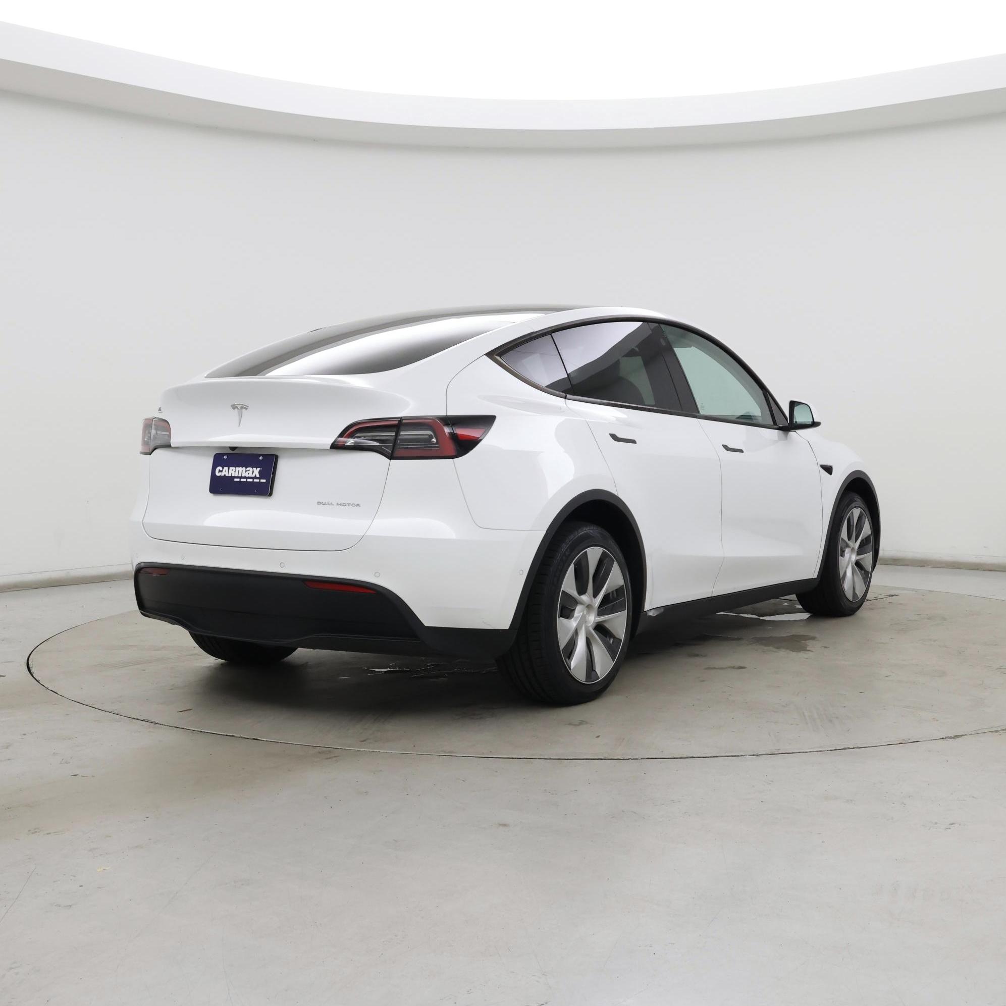 Thumbnail: 2022 Tesla Model Y - 8