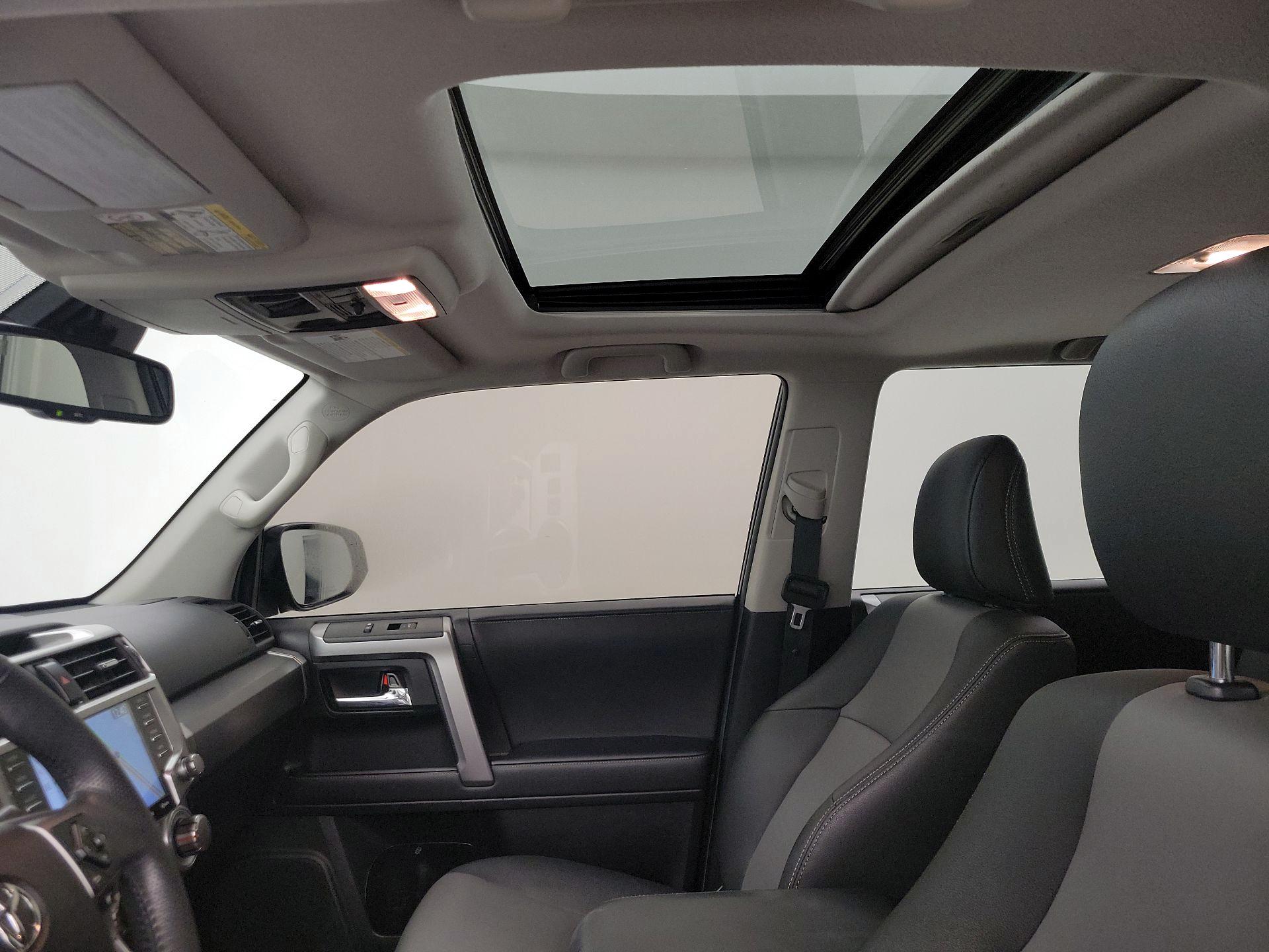 Thumbnail: 2020 Toyota 4Runner - 20