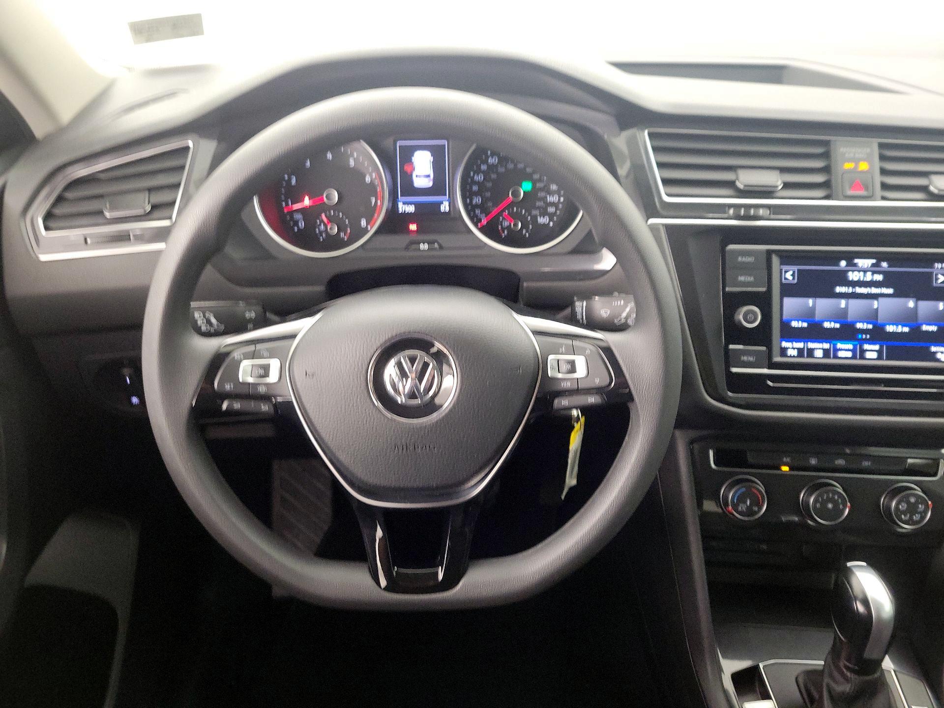 Thumbnail: 2021 Volkswagen Tiguan - 10