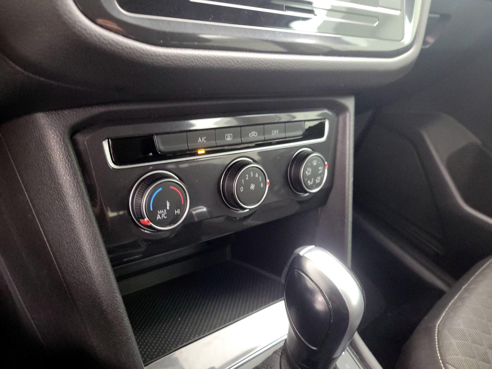 Thumbnail: 2021 Volkswagen Tiguan - 16