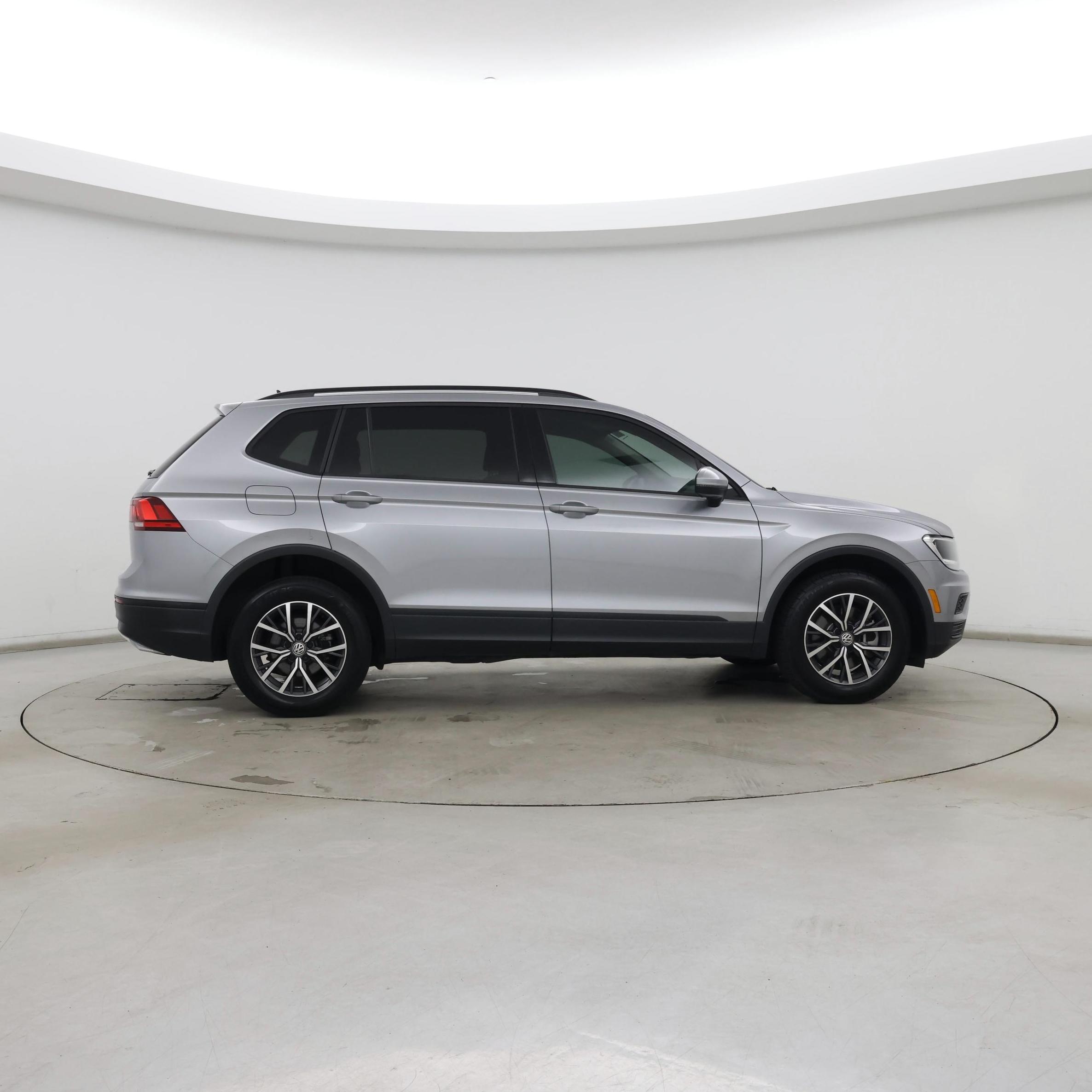 Thumbnail: 2021 Volkswagen Tiguan - 7