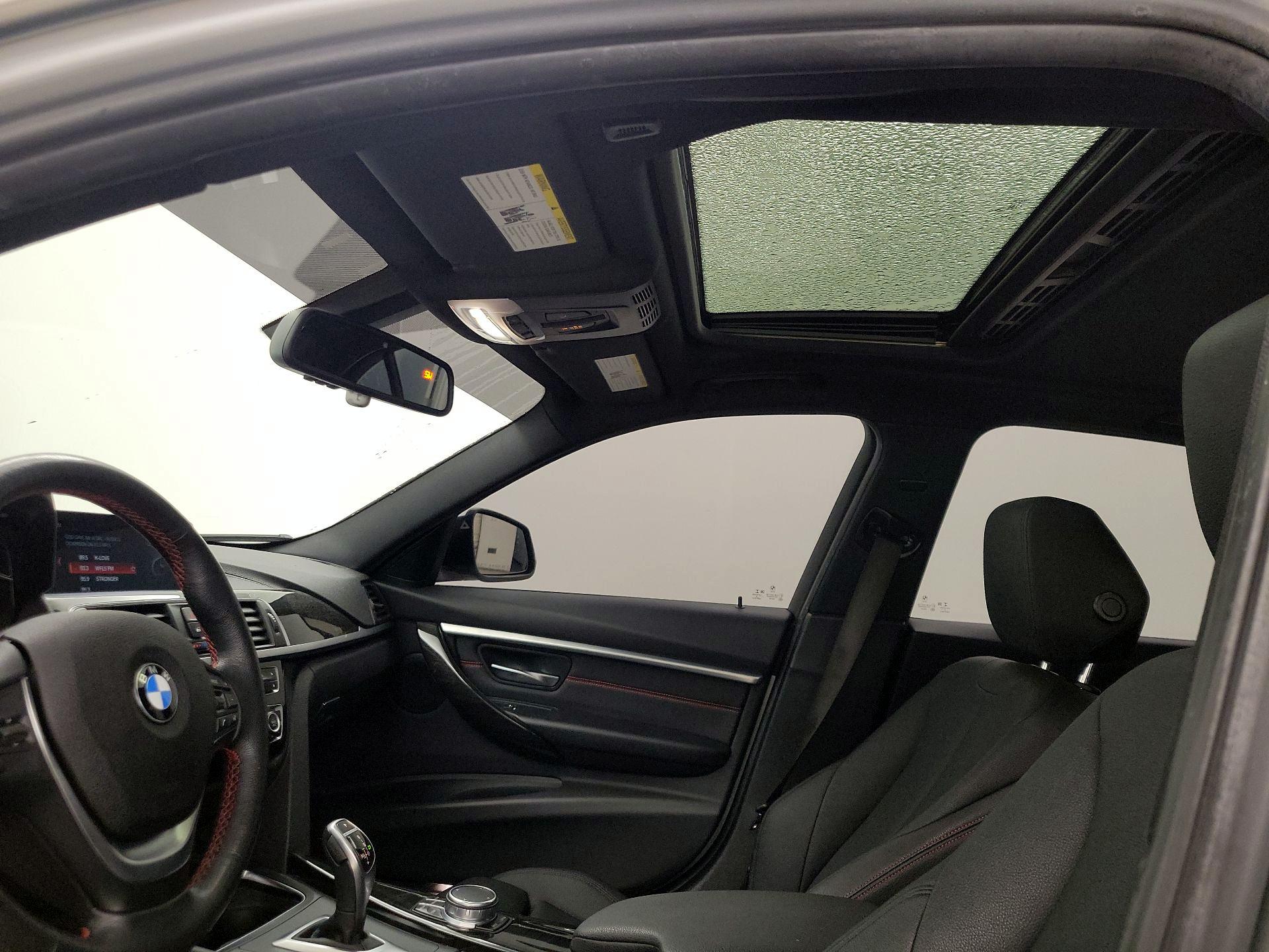 Thumbnail: 2018 BMW 3 Series - 20