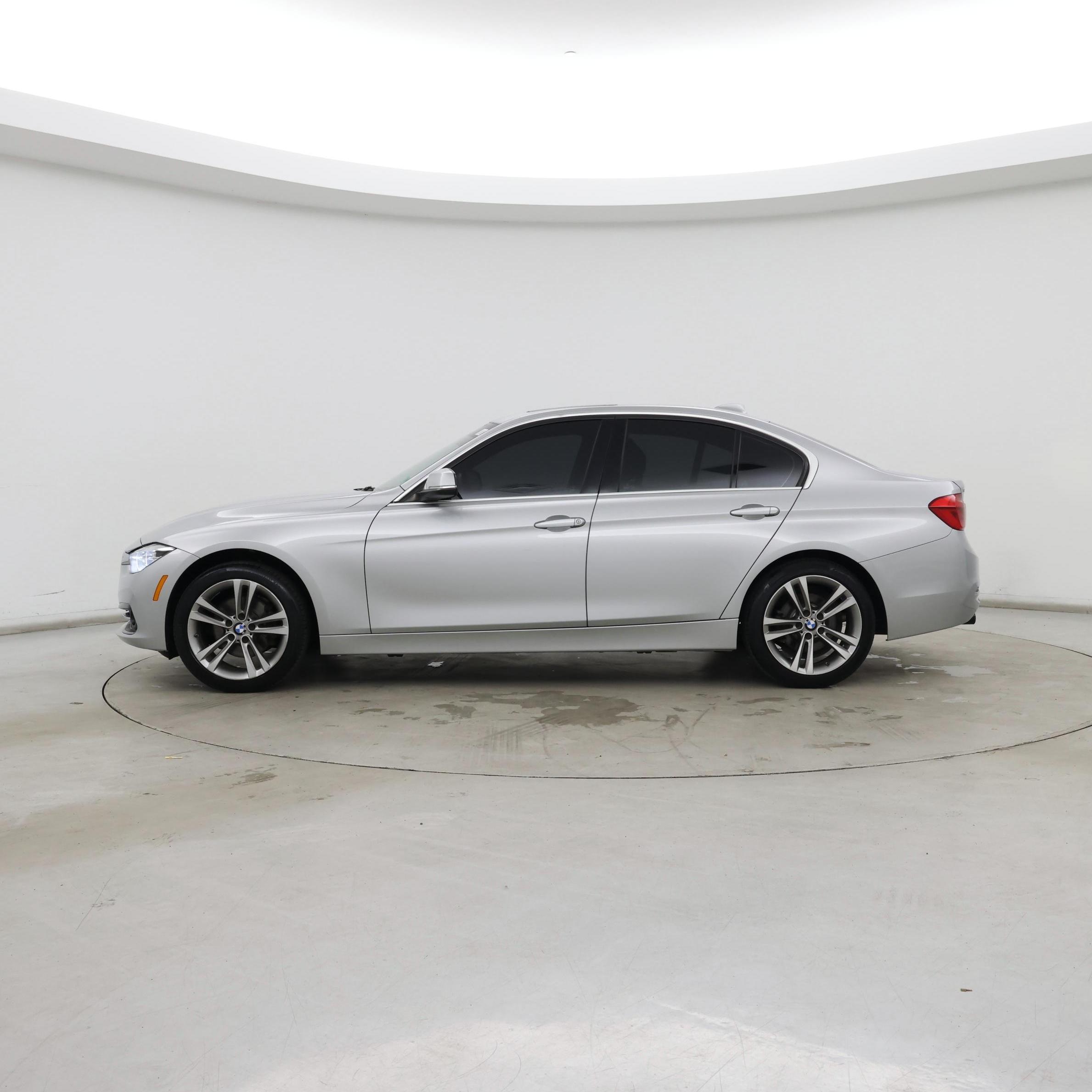 Thumbnail: 2018 BMW 3 Series - 3