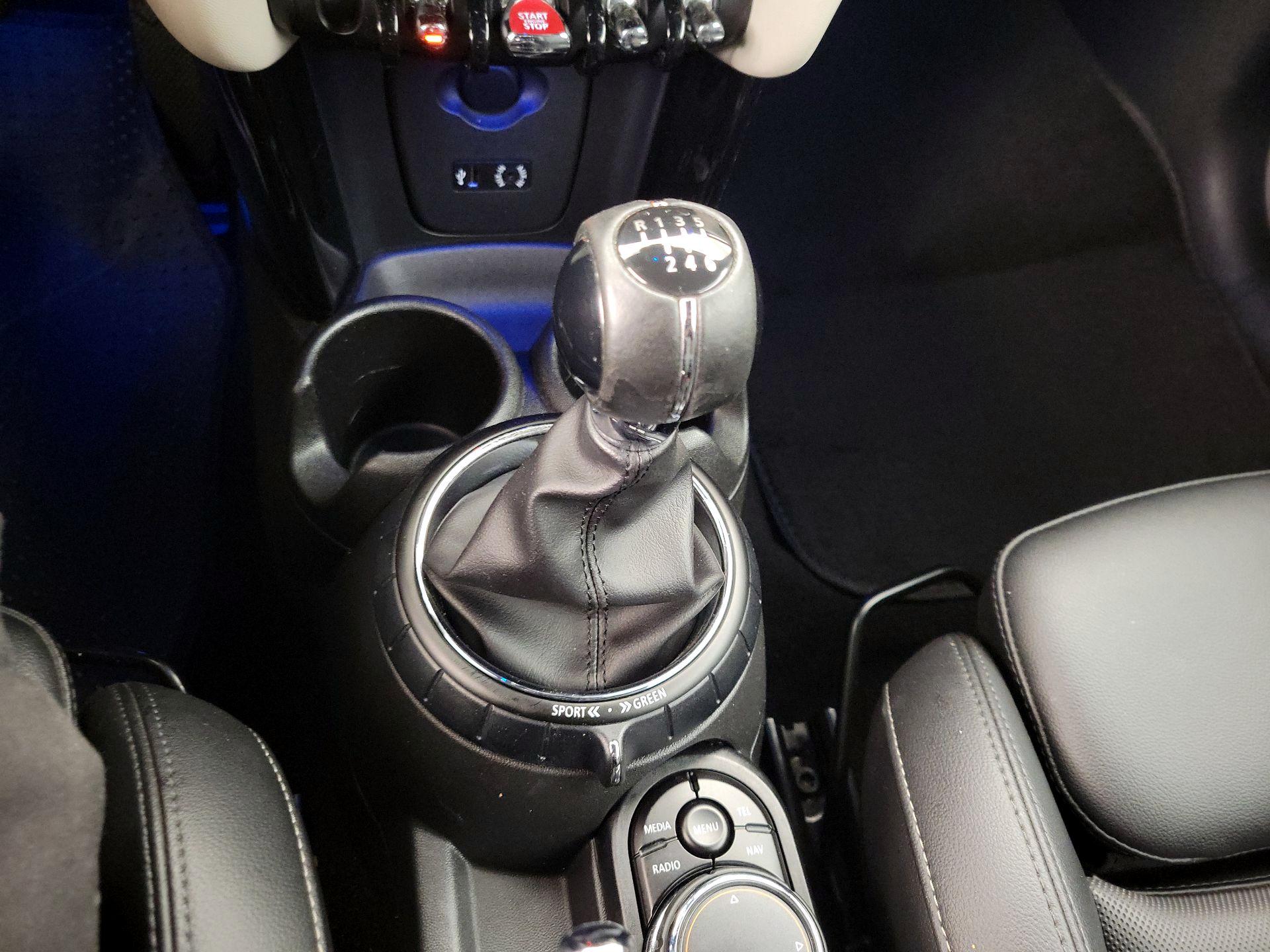 Thumbnail: 2016 MINI Cooper - 18