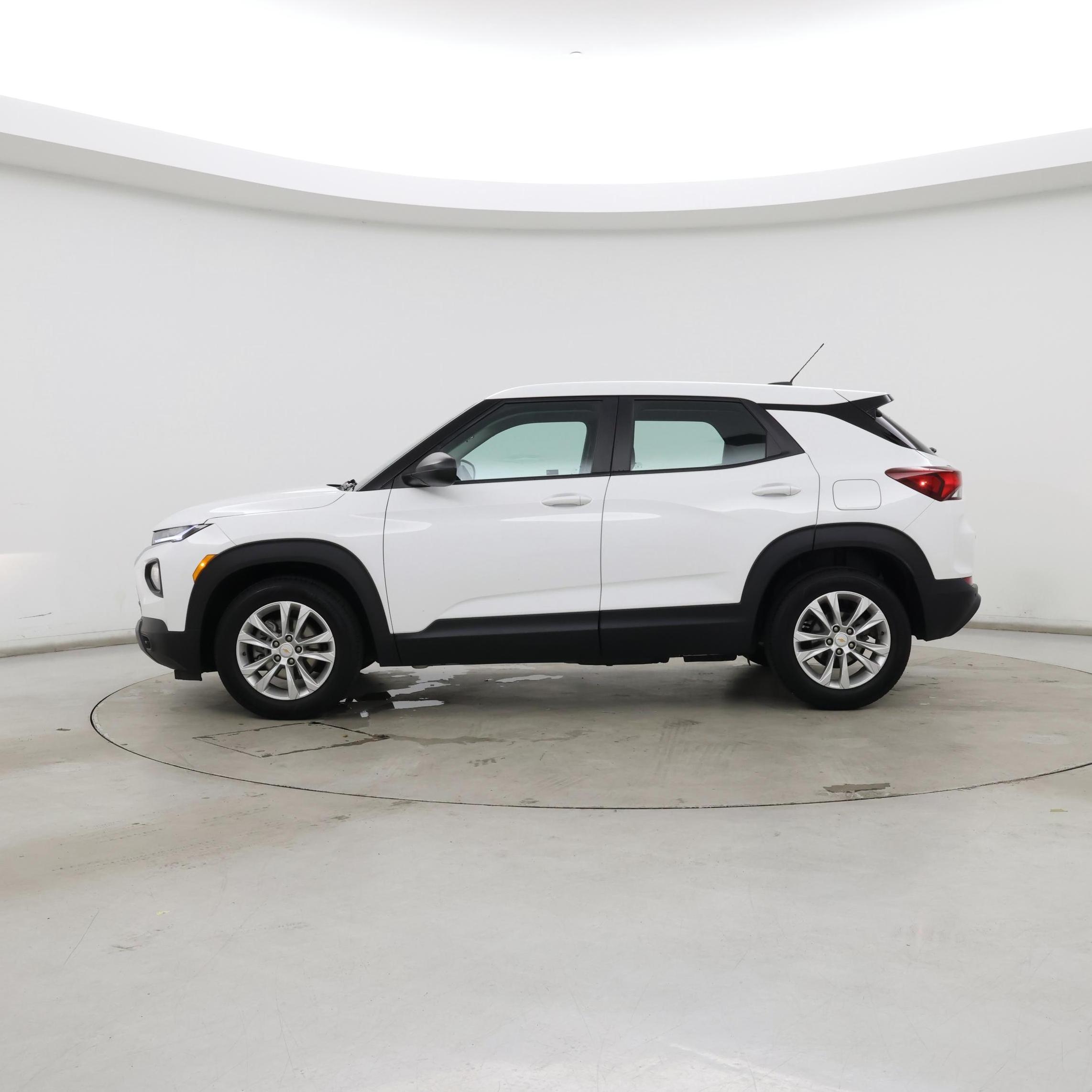 Thumbnail: 2022 Chevrolet TrailBlazer - 3