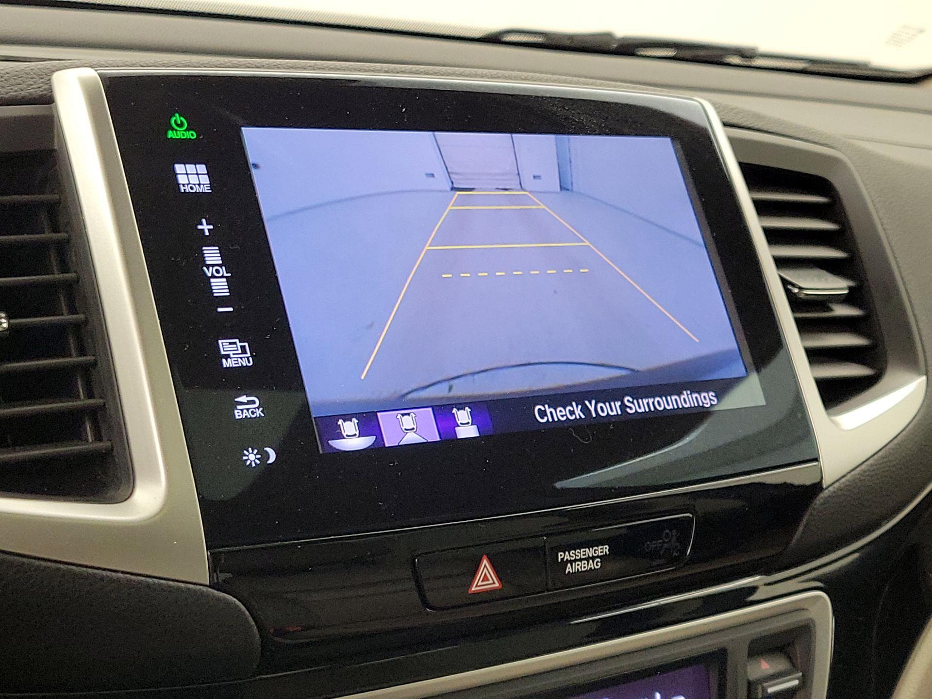 Thumbnail: 2016 Honda Pilot - 15