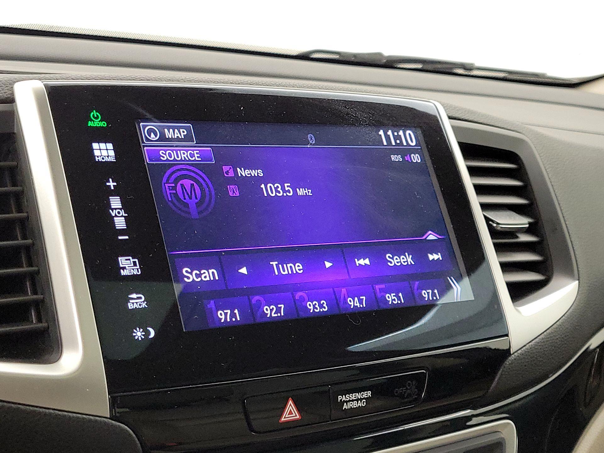 Thumbnail: 2016 Honda Pilot - 16