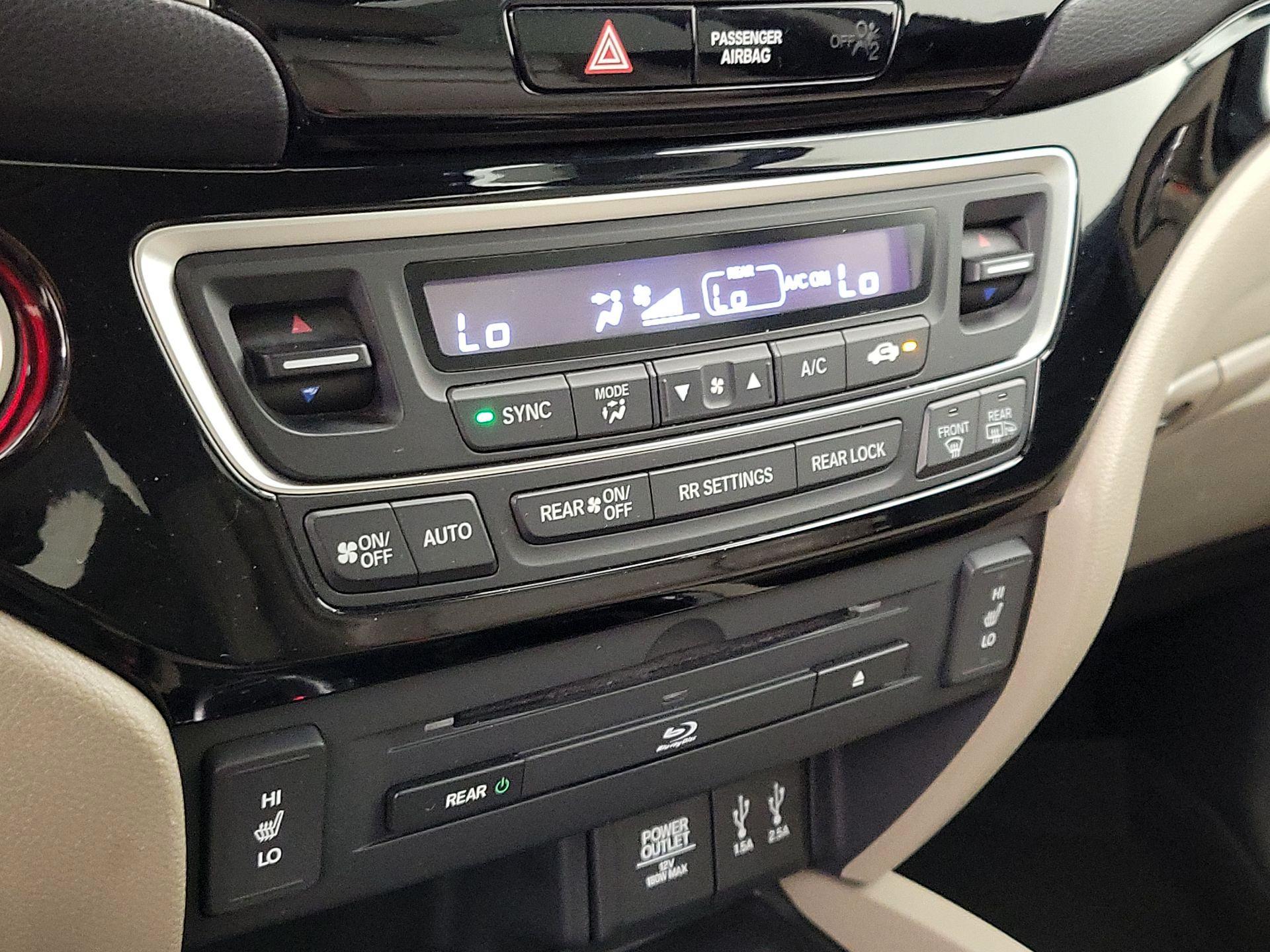 Thumbnail: 2016 Honda Pilot - 17