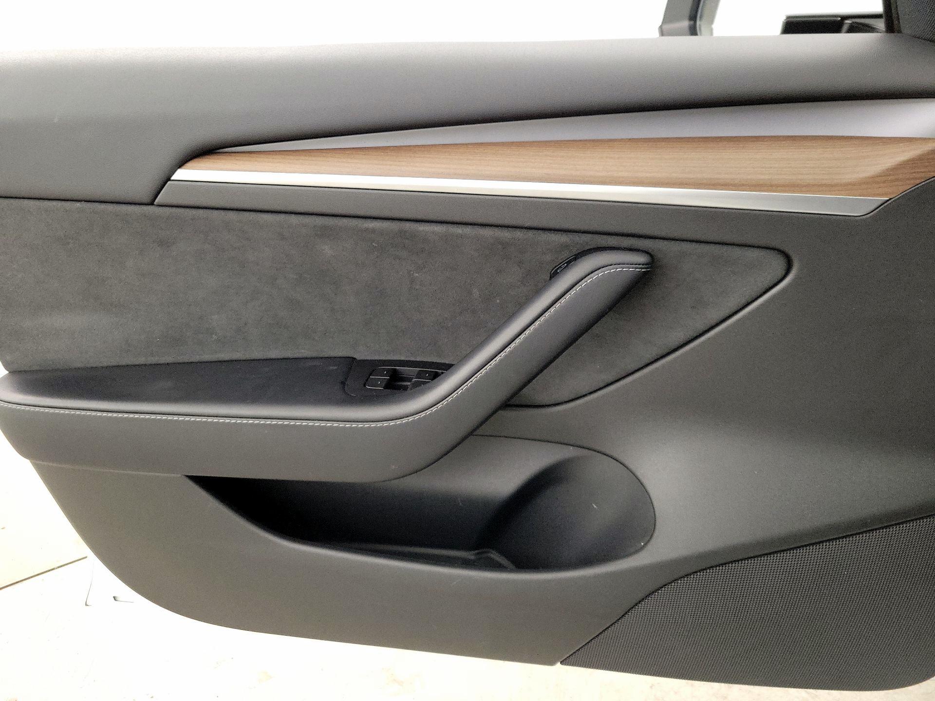 Thumbnail: 2022 Tesla Model 3 - 12