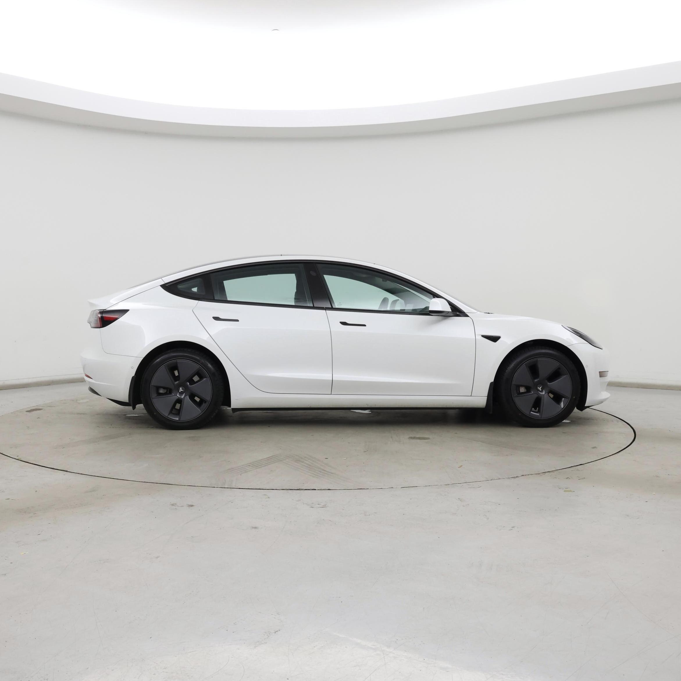 Thumbnail: 2022 Tesla Model 3 - 7