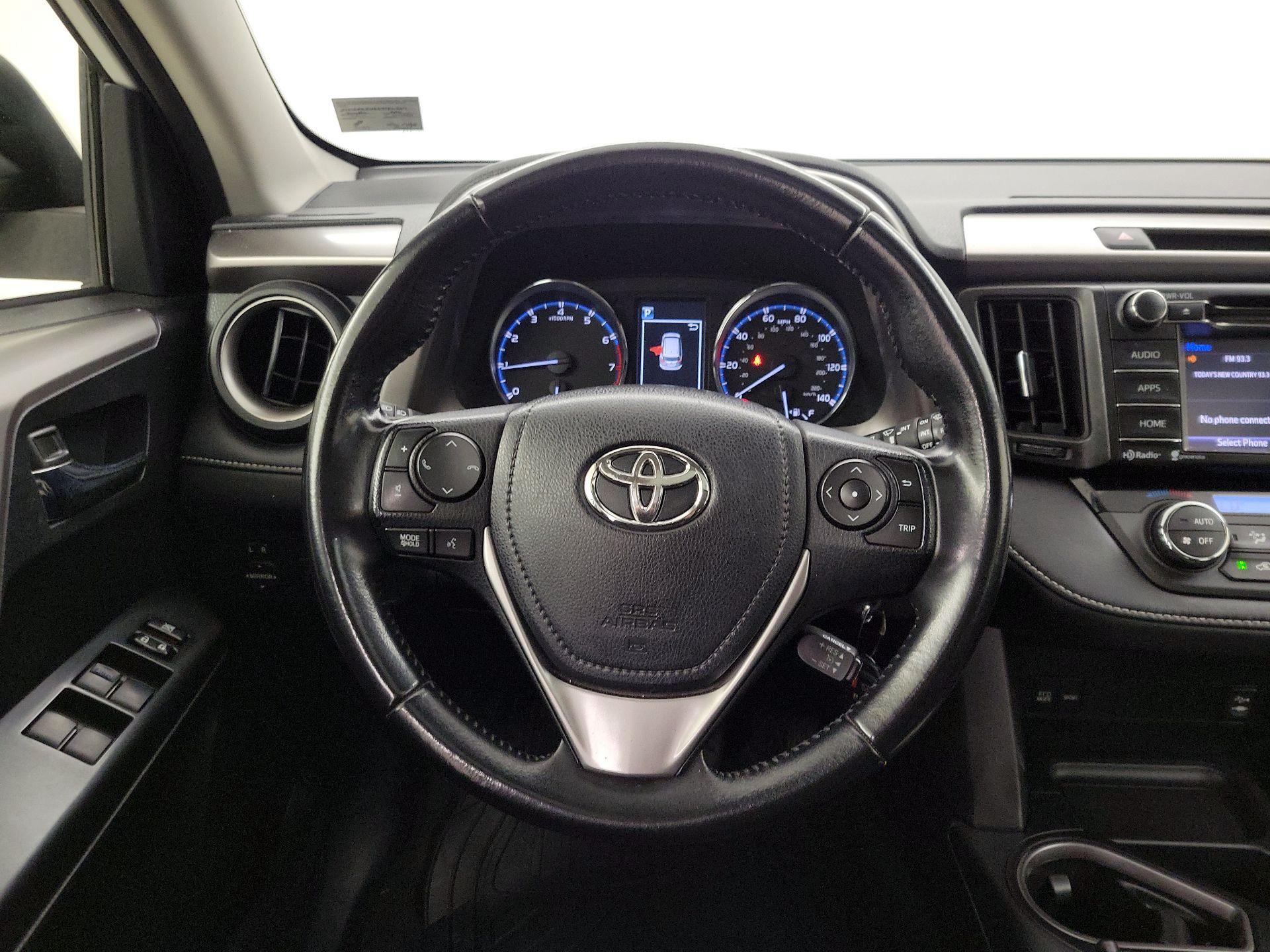 Thumbnail: 2016 Toyota RAV4 - 10