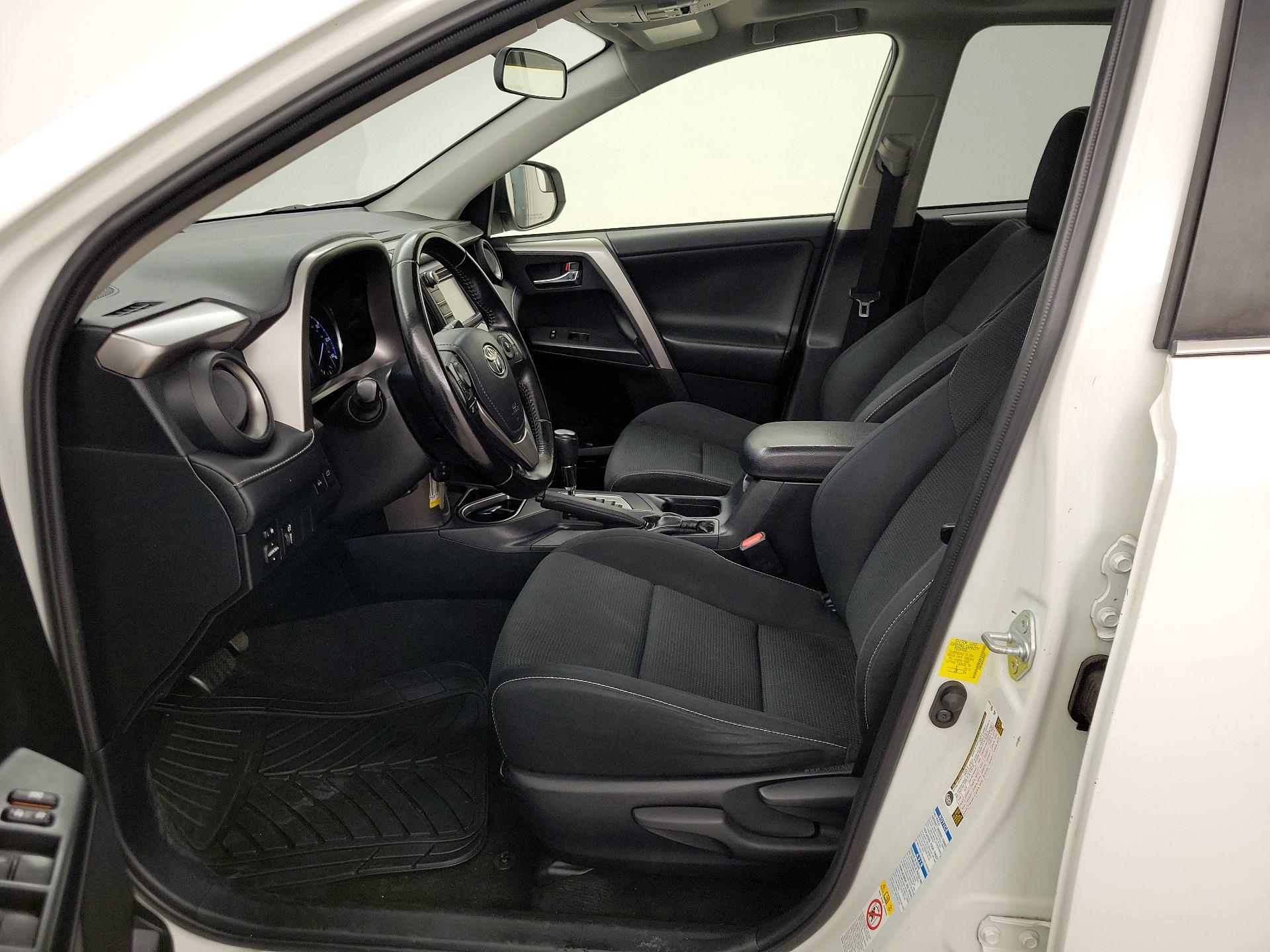 Thumbnail: 2016 Toyota RAV4 - 11