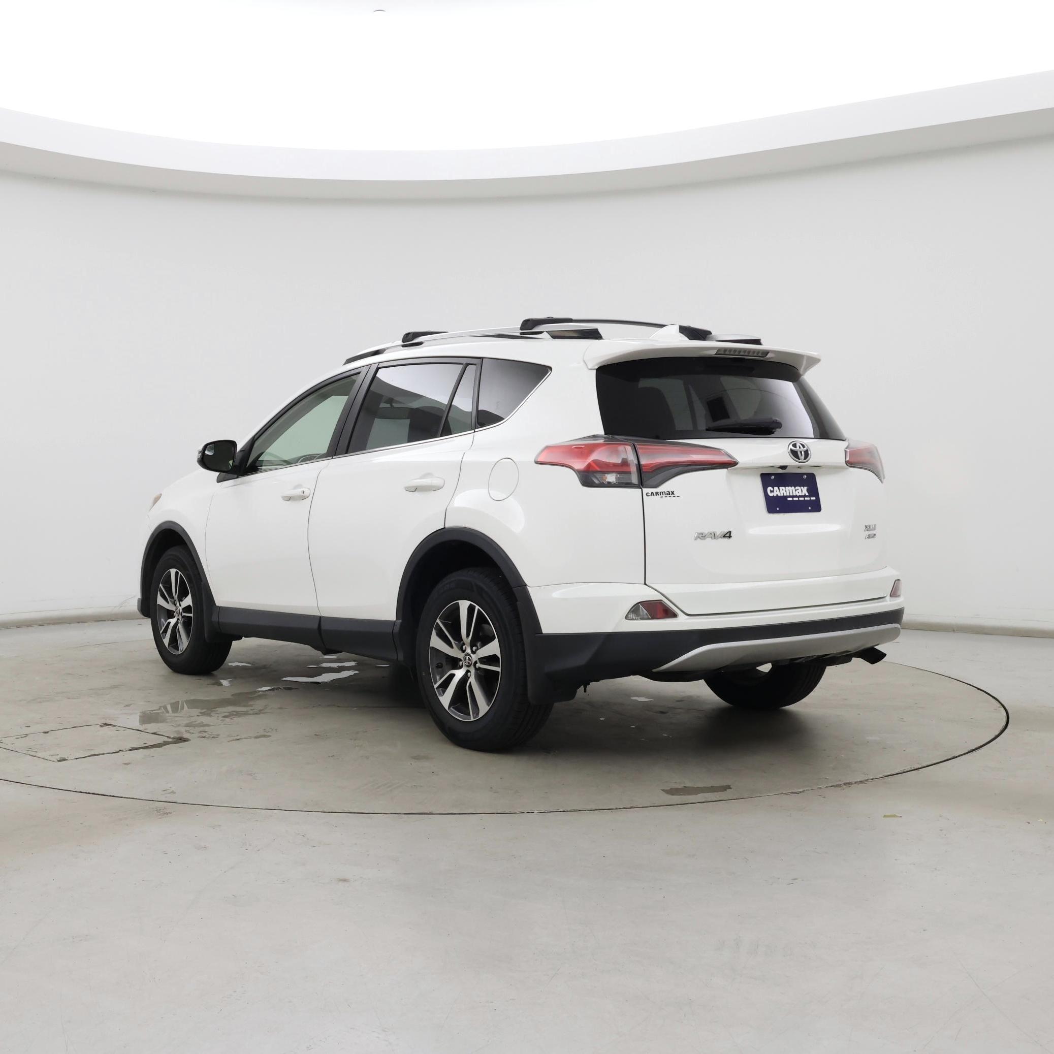 Thumbnail: 2016 Toyota RAV4 - 2
