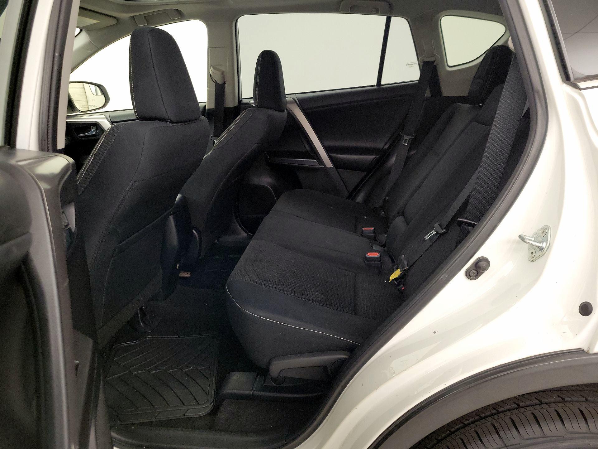 Thumbnail: 2016 Toyota RAV4 - 20