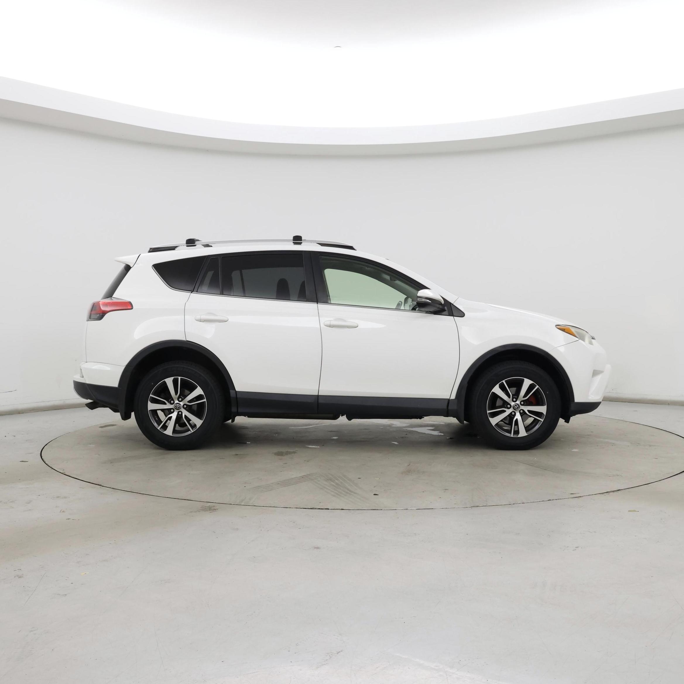 Thumbnail: 2016 Toyota RAV4 - 7