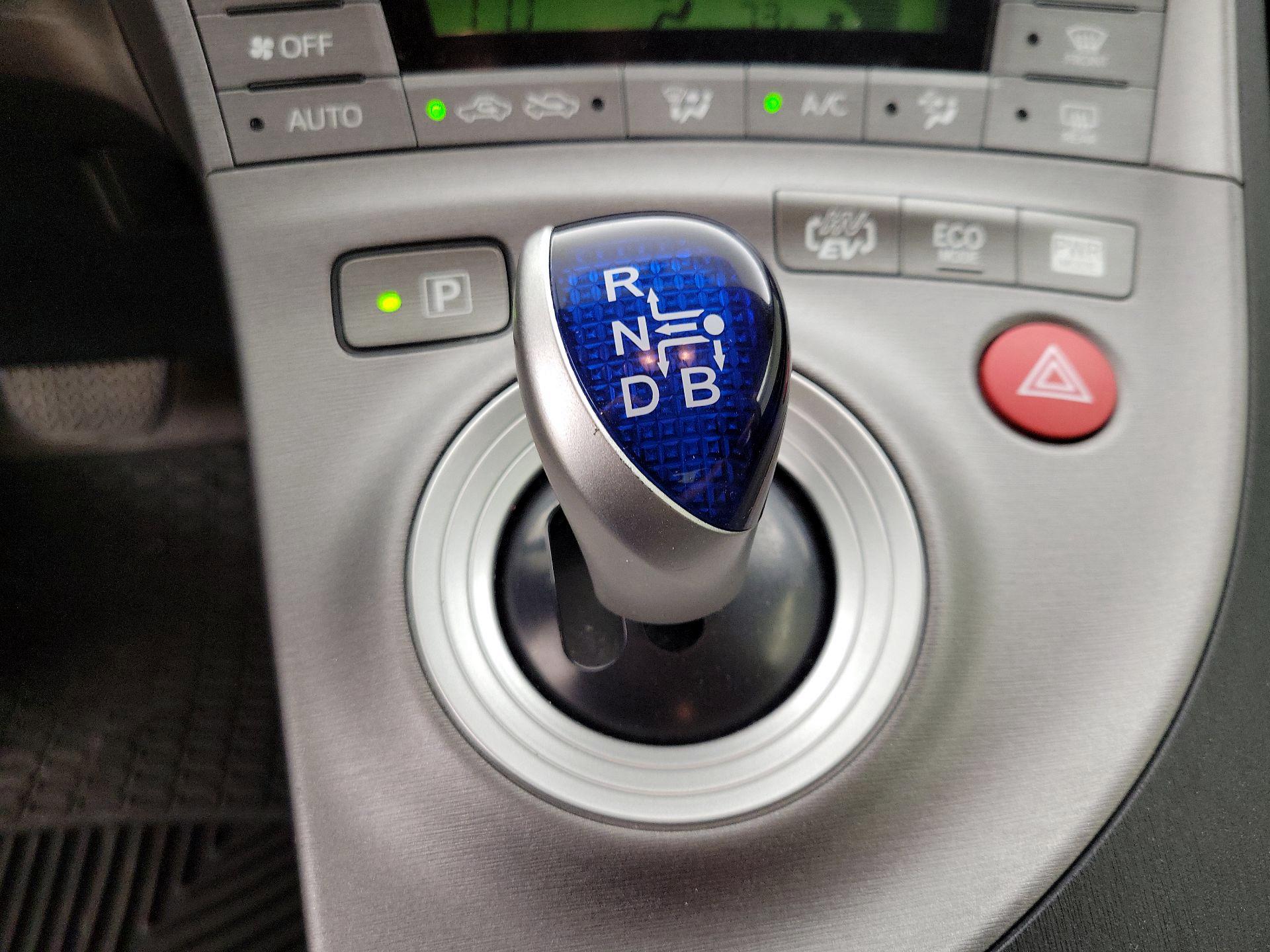 Thumbnail: 2014 Toyota Prius - 17