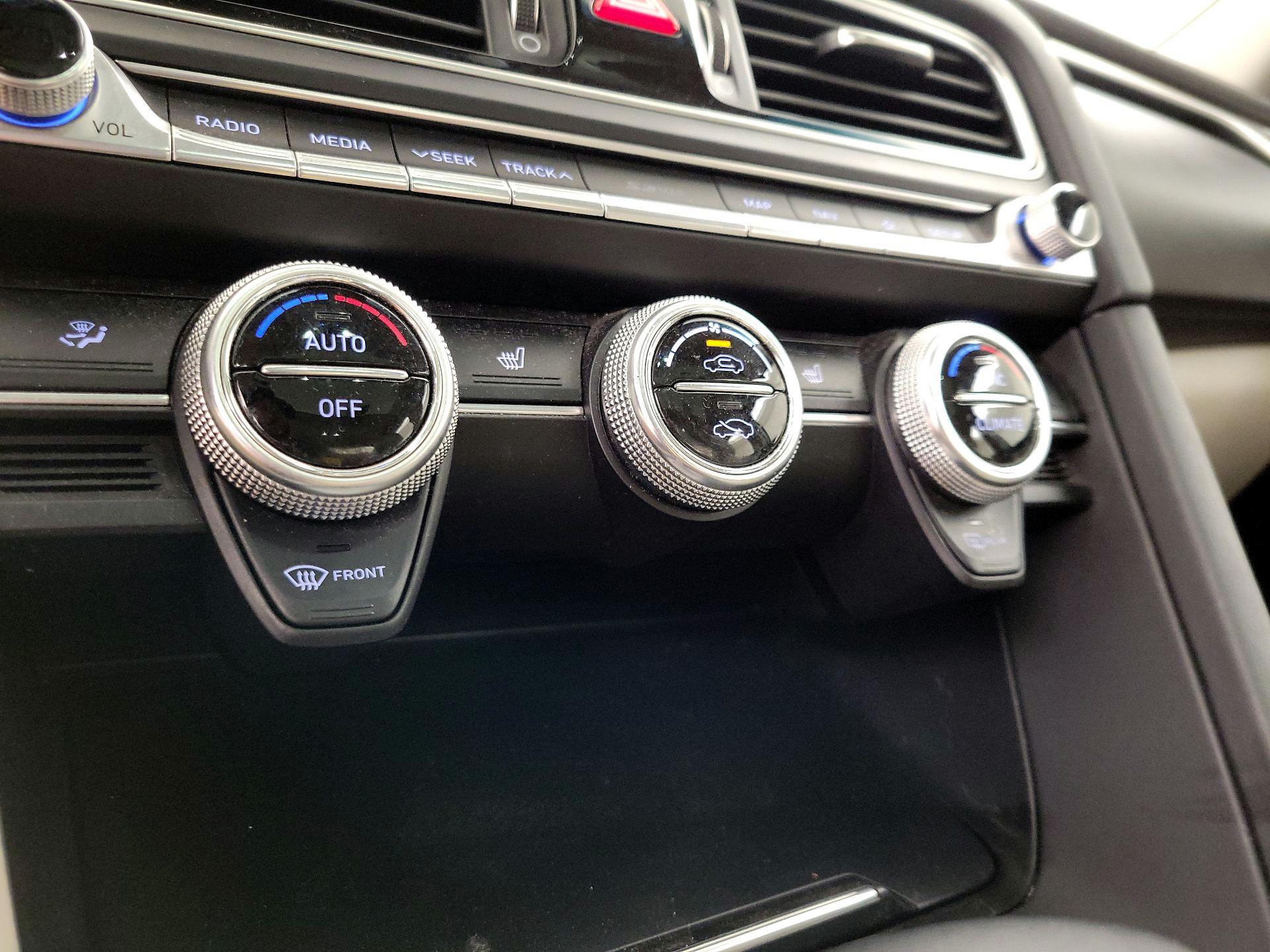 Thumbnail: 2020 Genesis G70 - 17