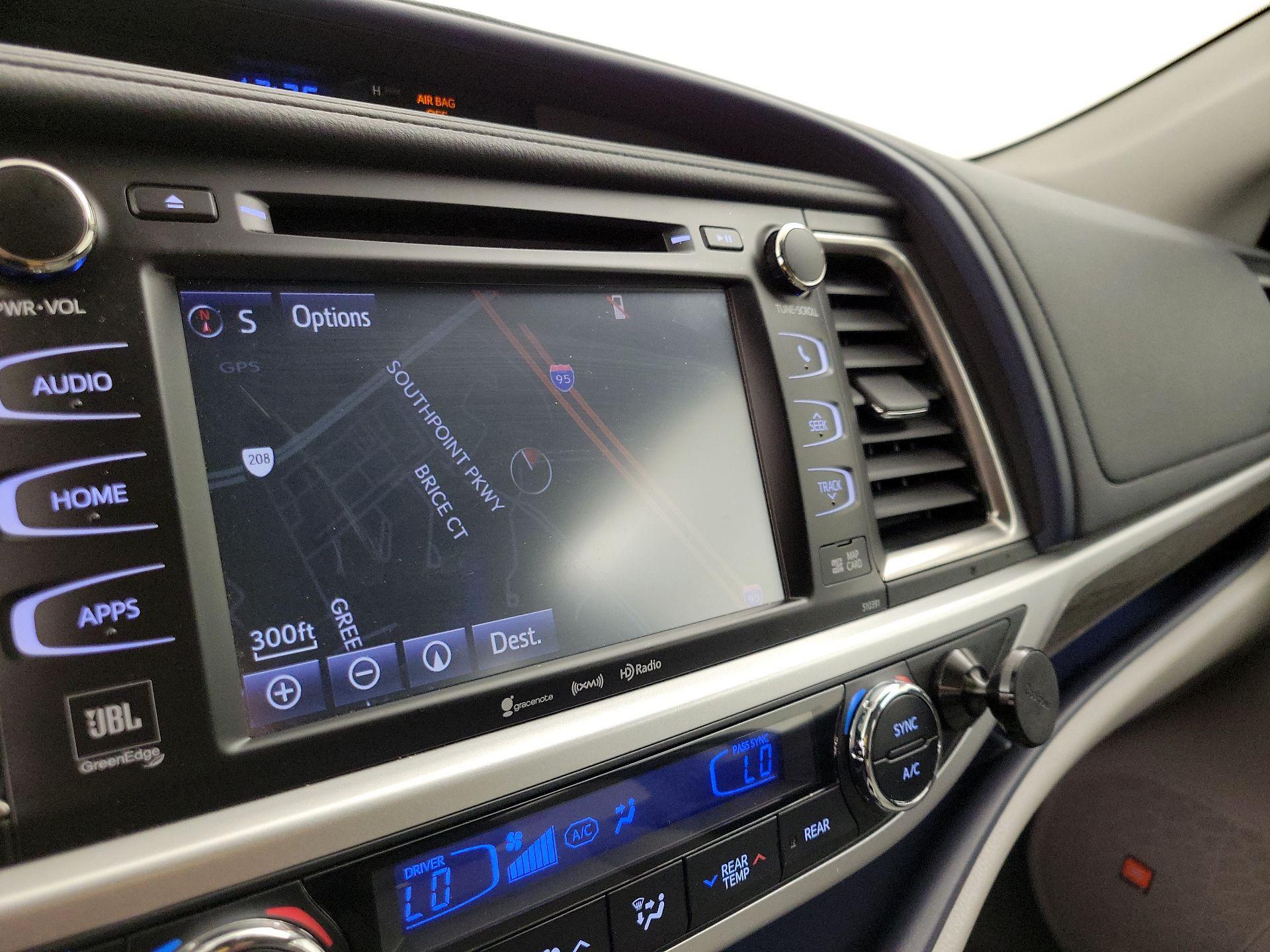 Thumbnail: 2019 Toyota Highlander - 14