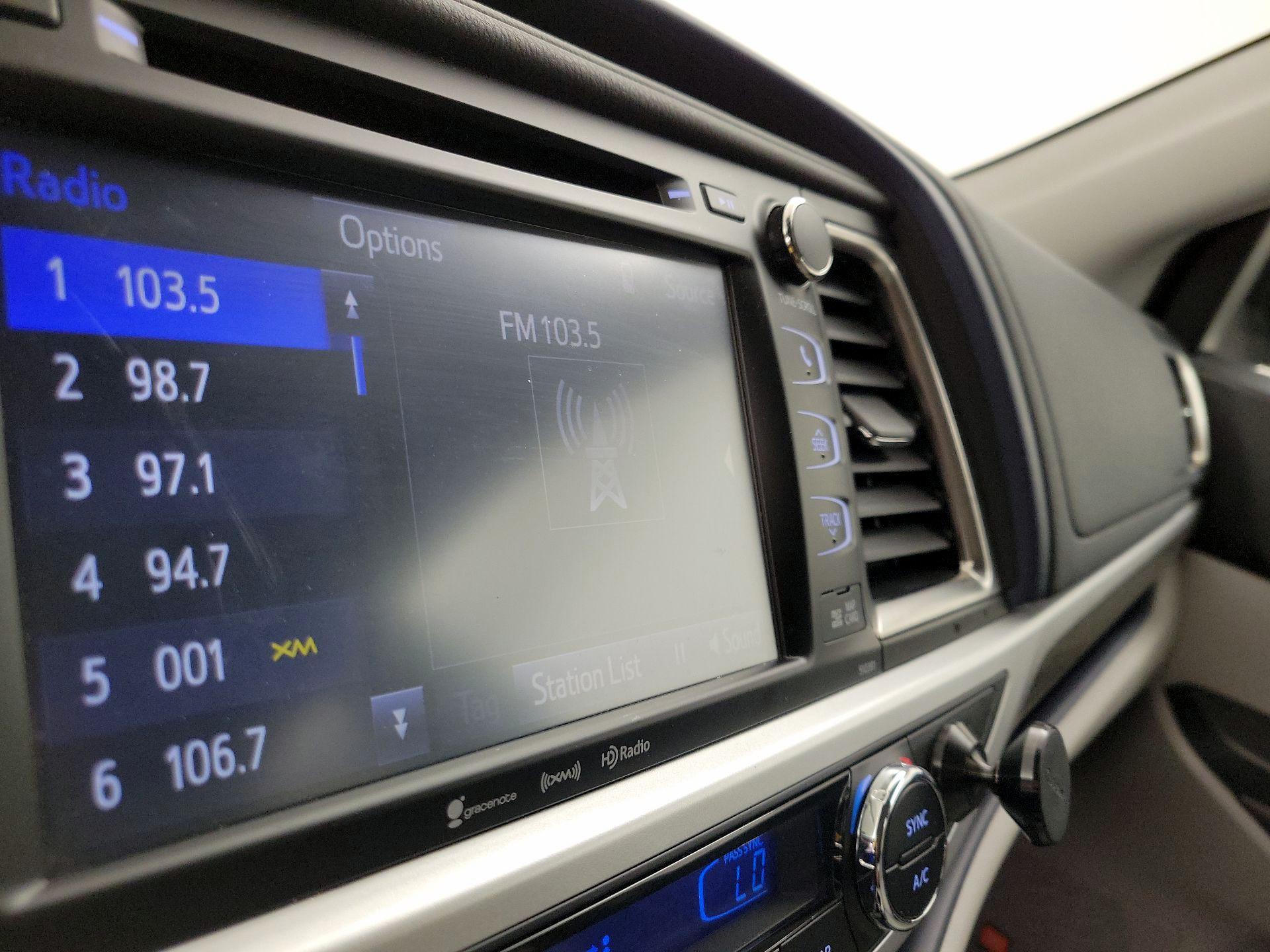 Thumbnail: 2019 Toyota Highlander - 16