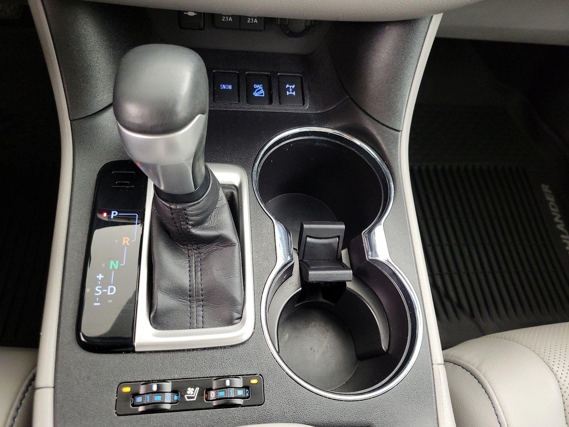 Thumbnail: 2019 Toyota Highlander - 18