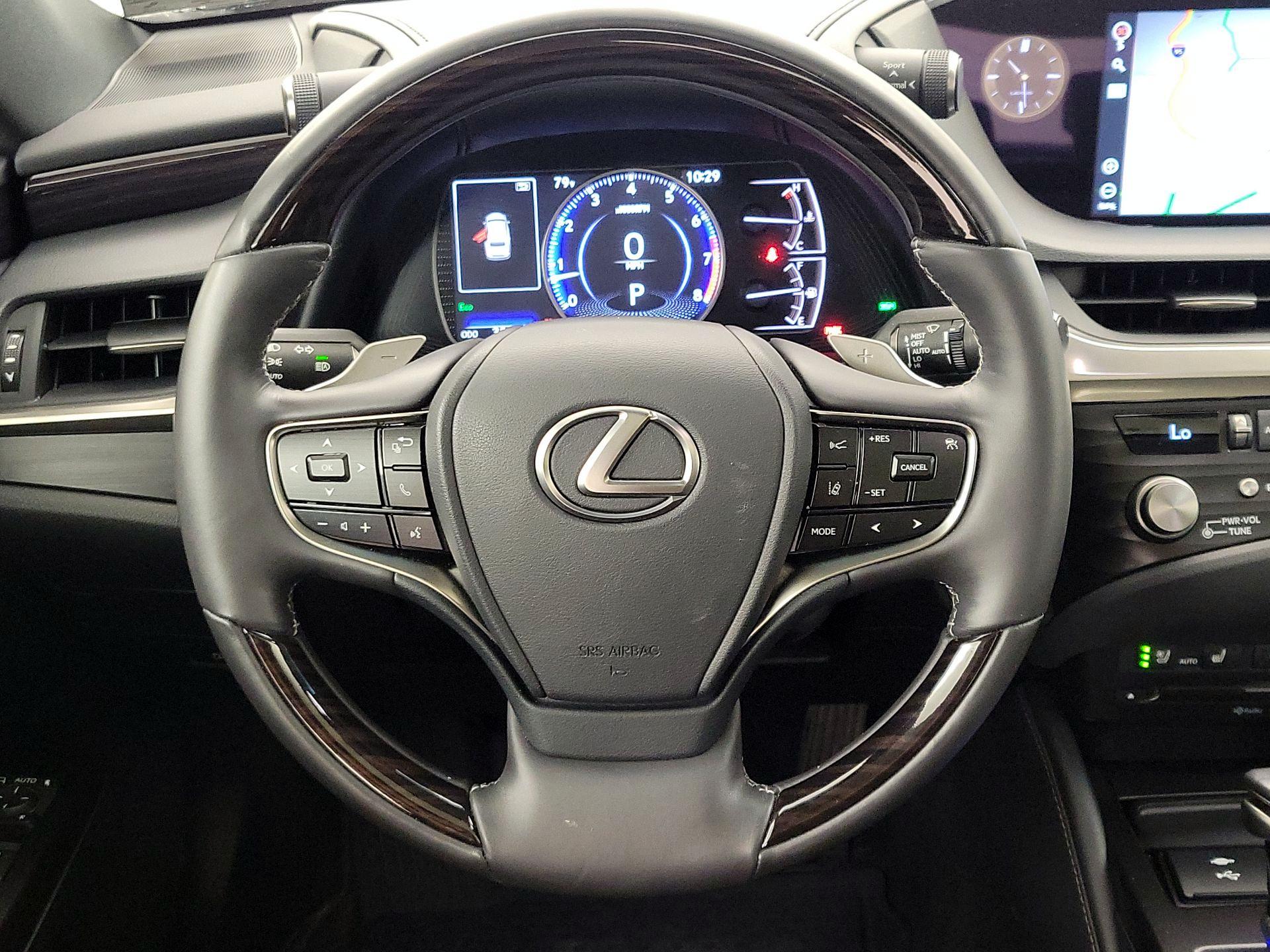 Thumbnail: 2021 Lexus ES - 10