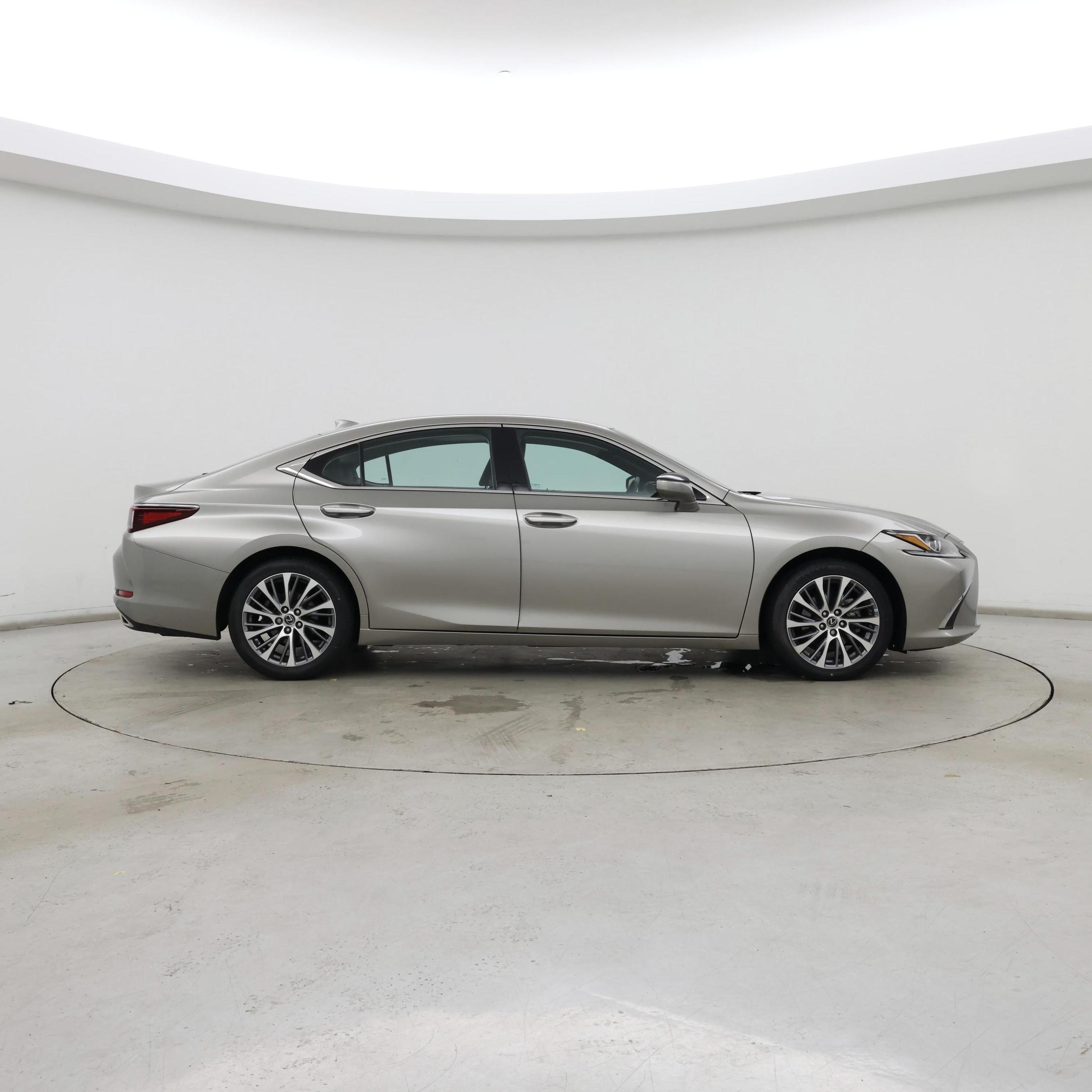 Thumbnail: 2021 Lexus ES - 7