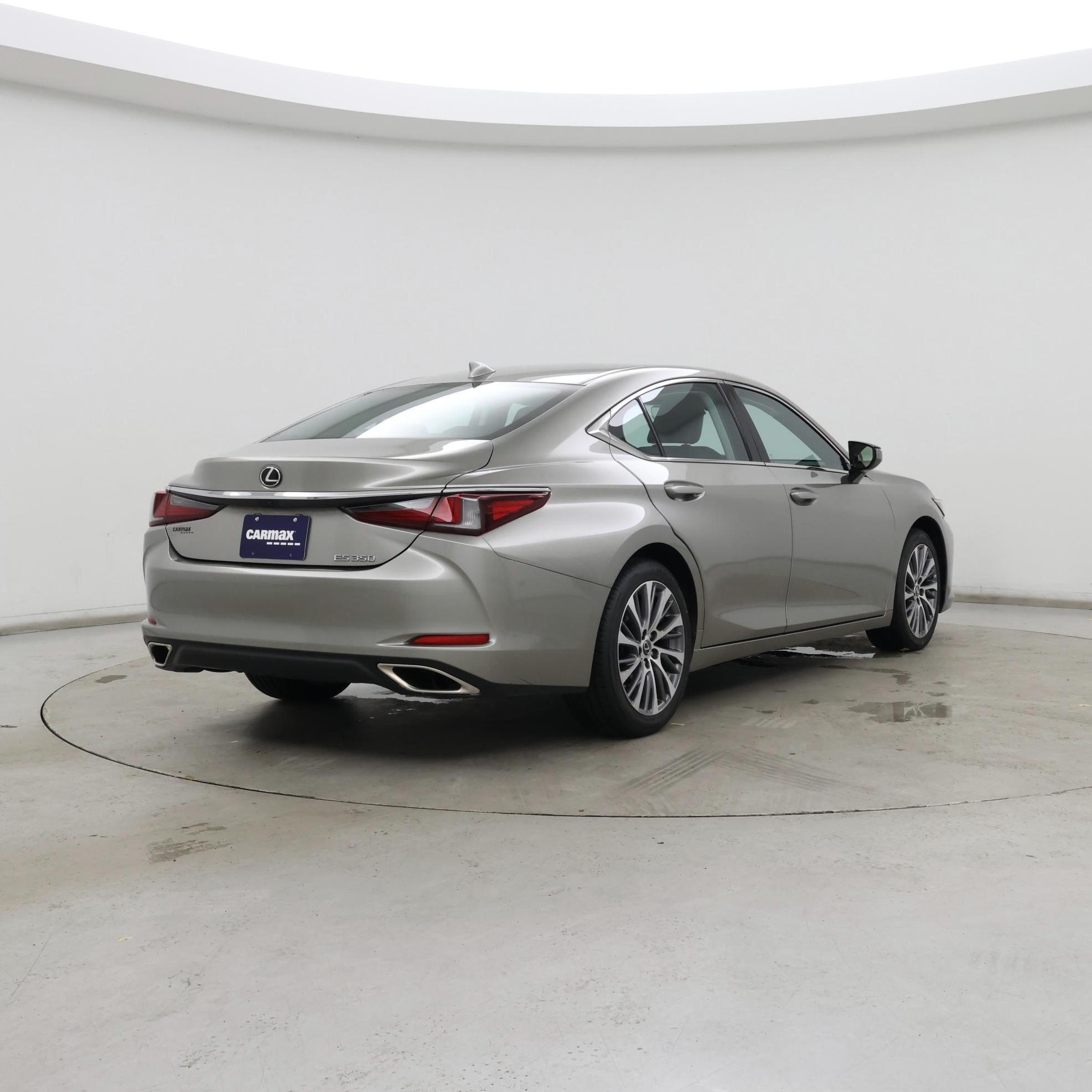 Thumbnail: 2021 Lexus ES - 8