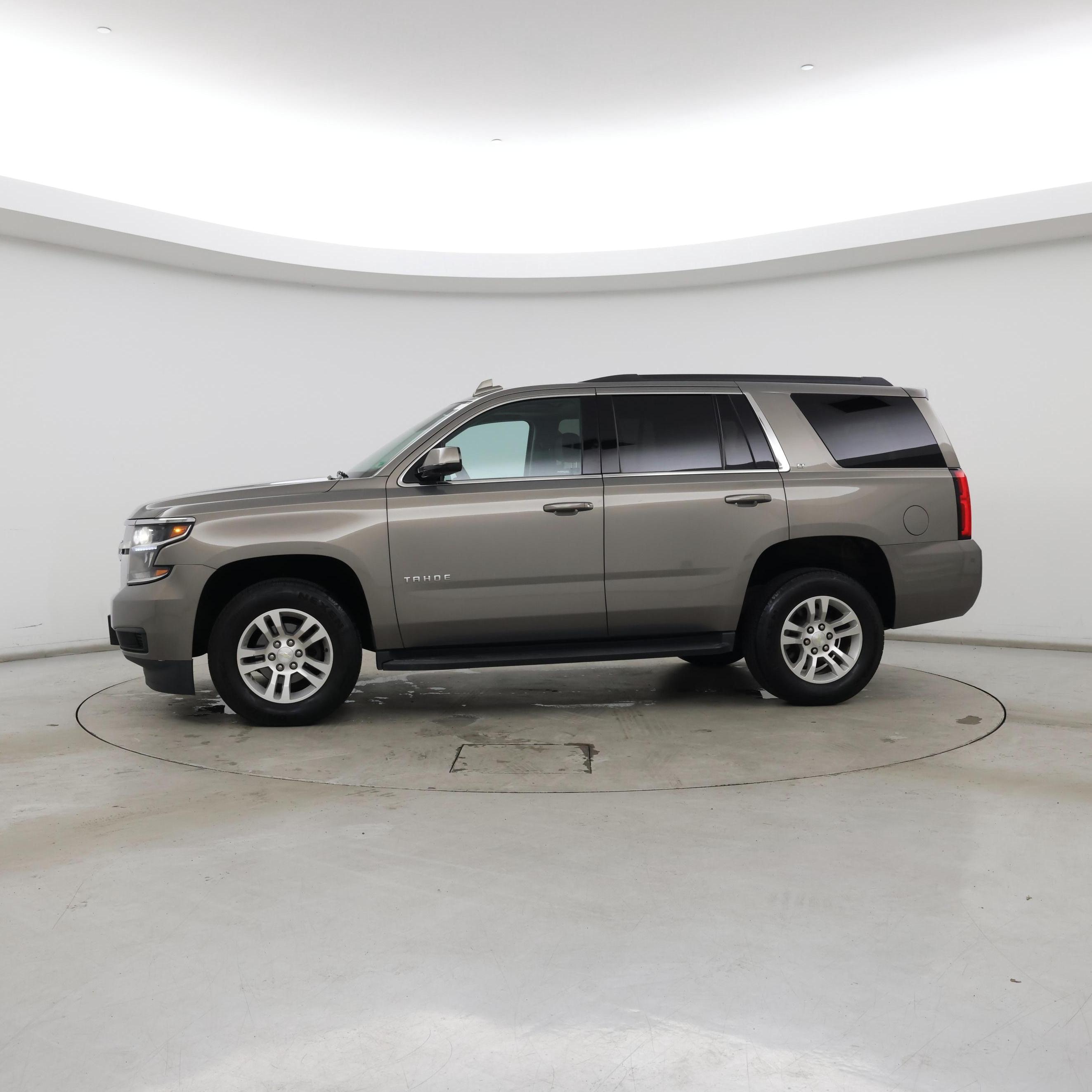 Thumbnail: 2018 Chevrolet Tahoe - 3