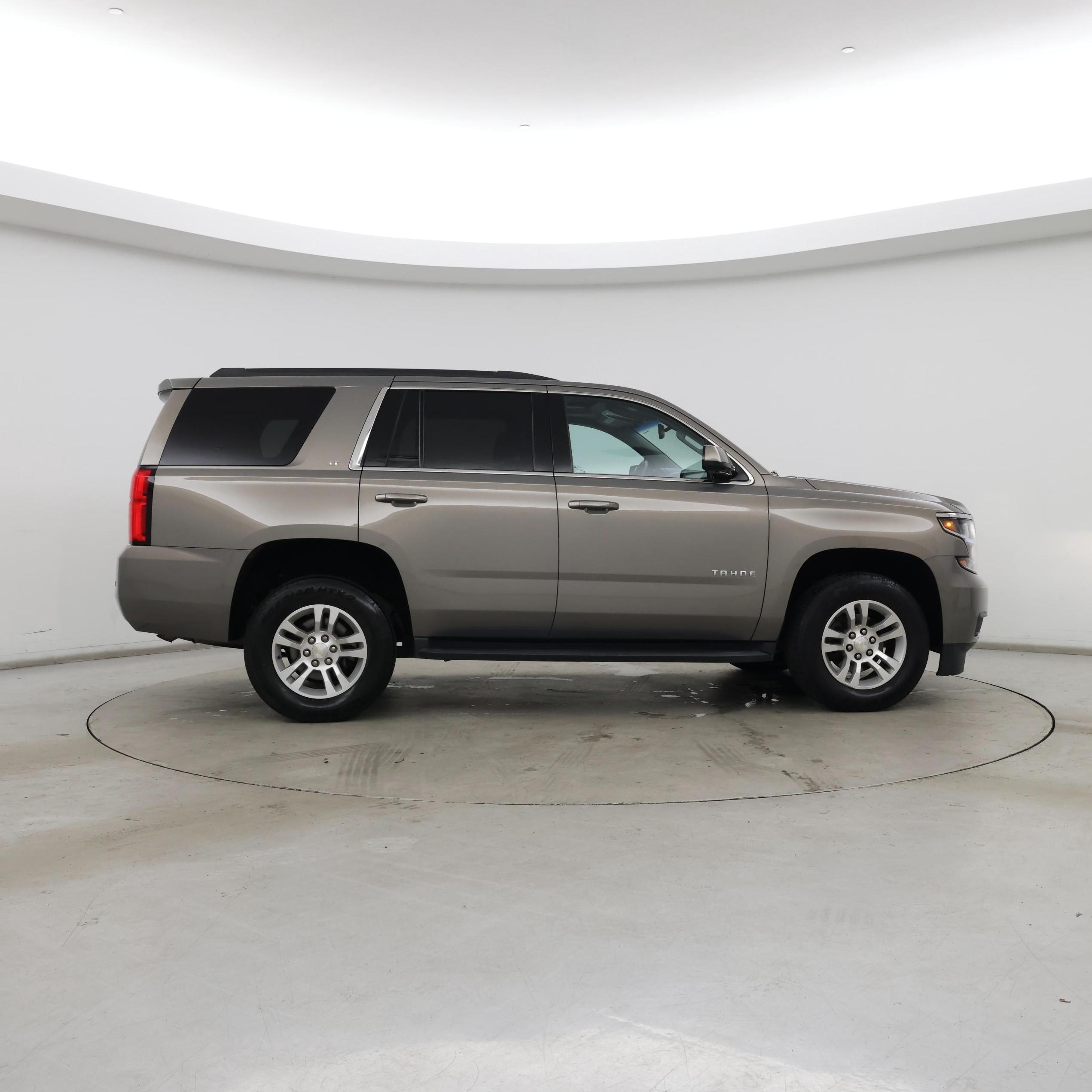 Thumbnail: 2018 Chevrolet Tahoe - 7