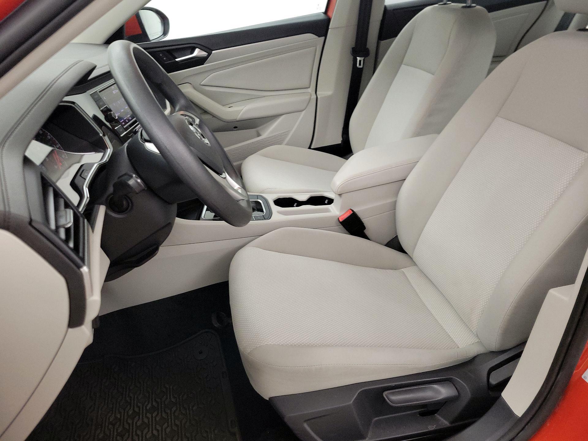 Thumbnail: 2019 Volkswagen Jetta - 11