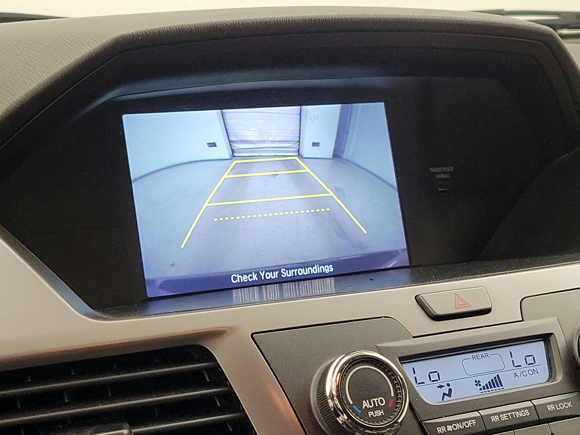 Thumbnail: 2016 Honda Odyssey - 14