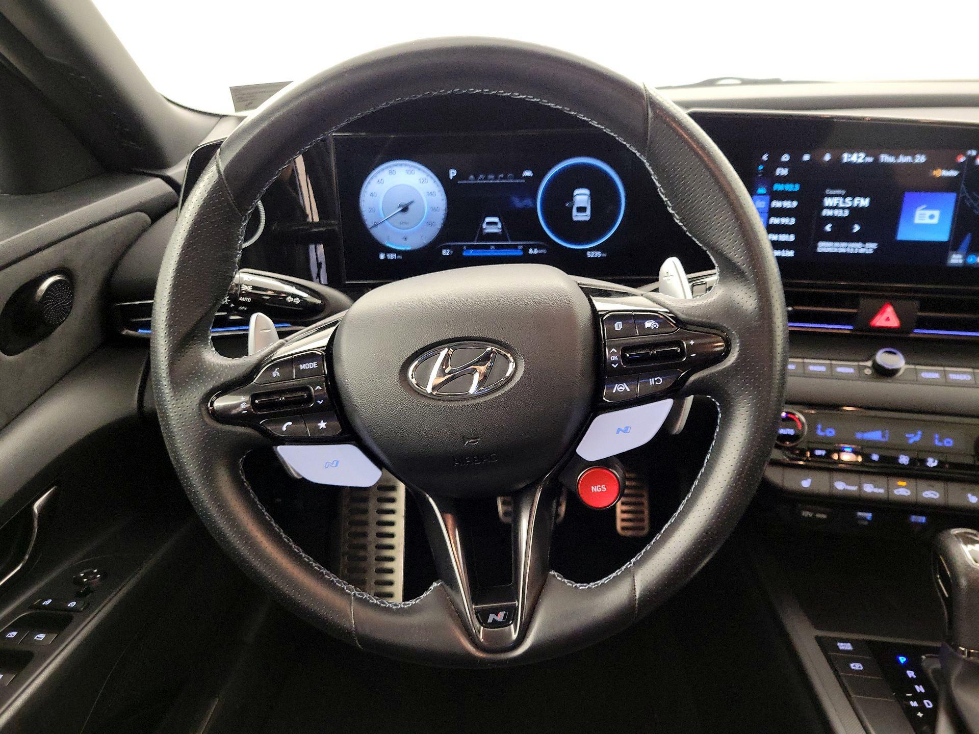 Thumbnail: 2023 Hyundai Elantra - 10
