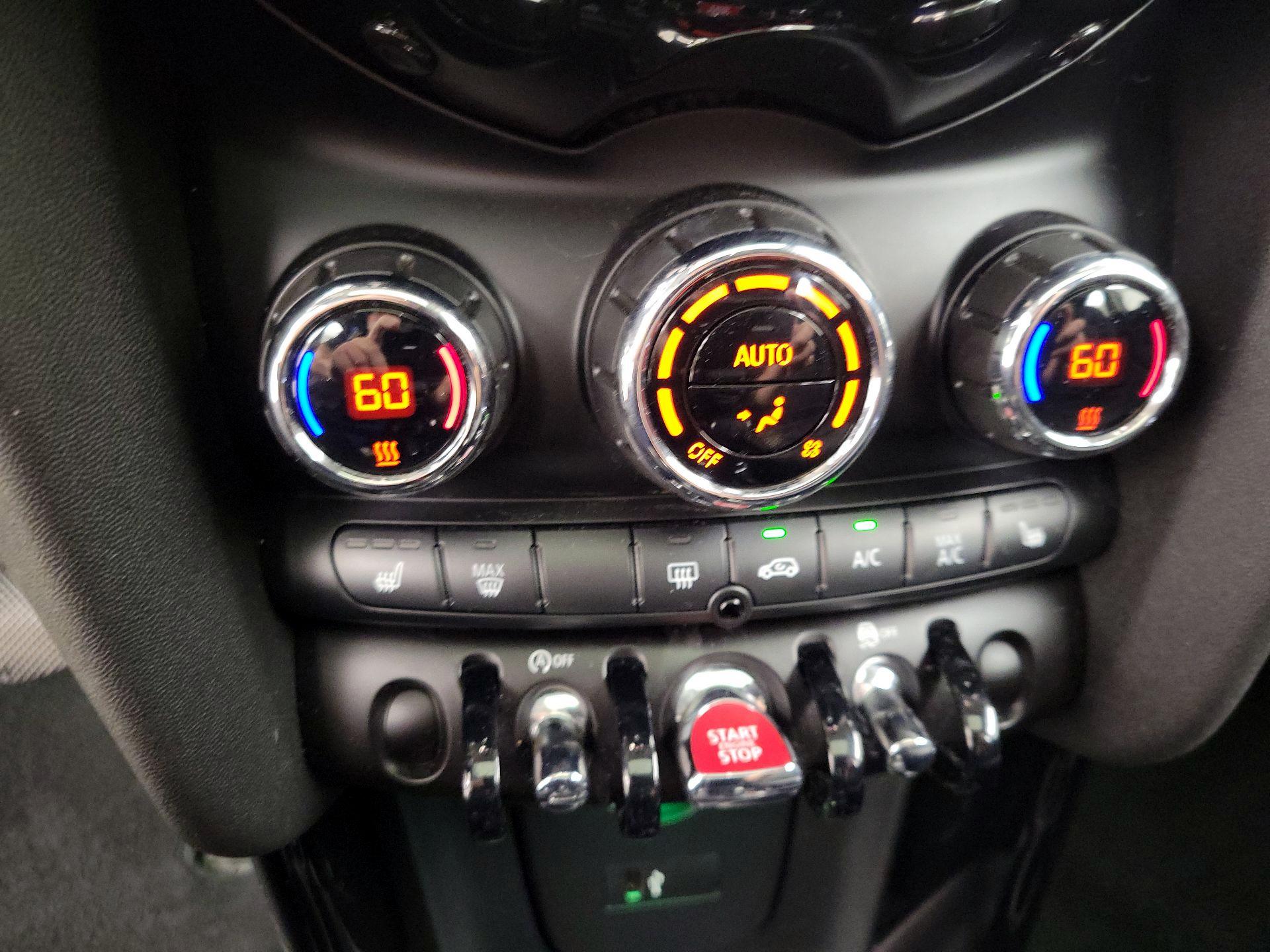 Thumbnail: 2021 MINI Cooper Hardtop - 17