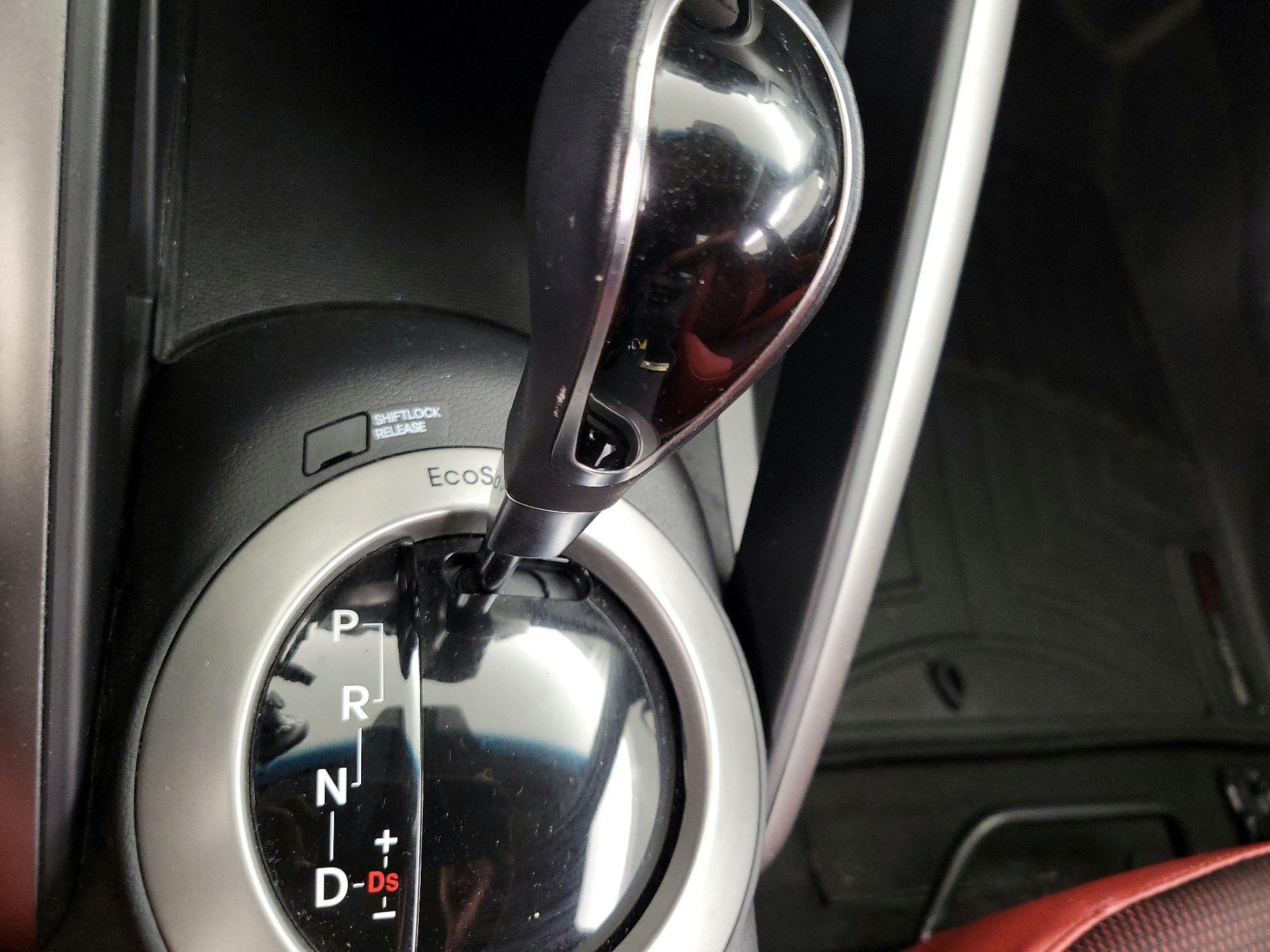 Thumbnail: 2014 Hyundai Veloster - 17