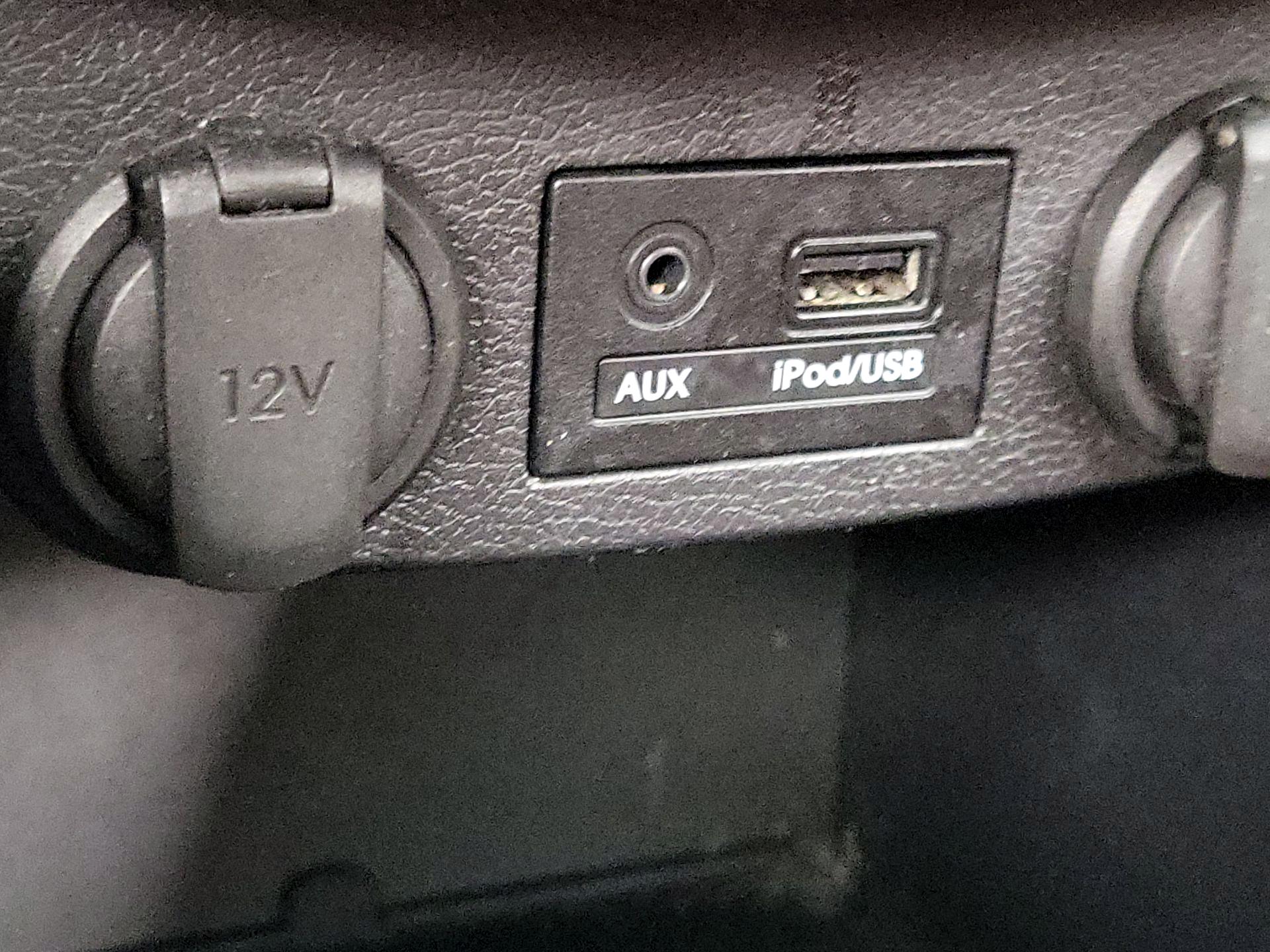 Thumbnail: 2014 Hyundai Veloster - 18